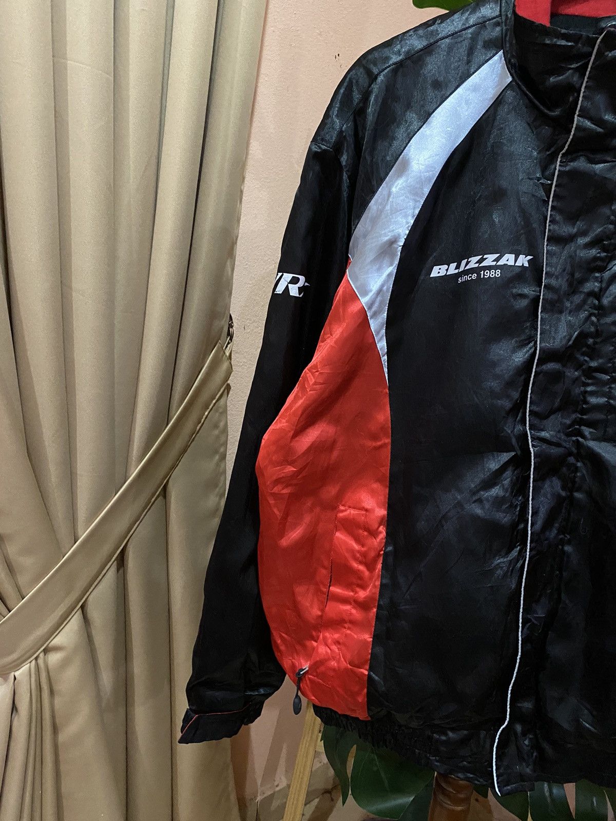 Vintage VINTAGE BRIDGESTONES BLIZZAK WINDBREAKER Size US L / EU 52-54 / 3 - 6 Thumbnail