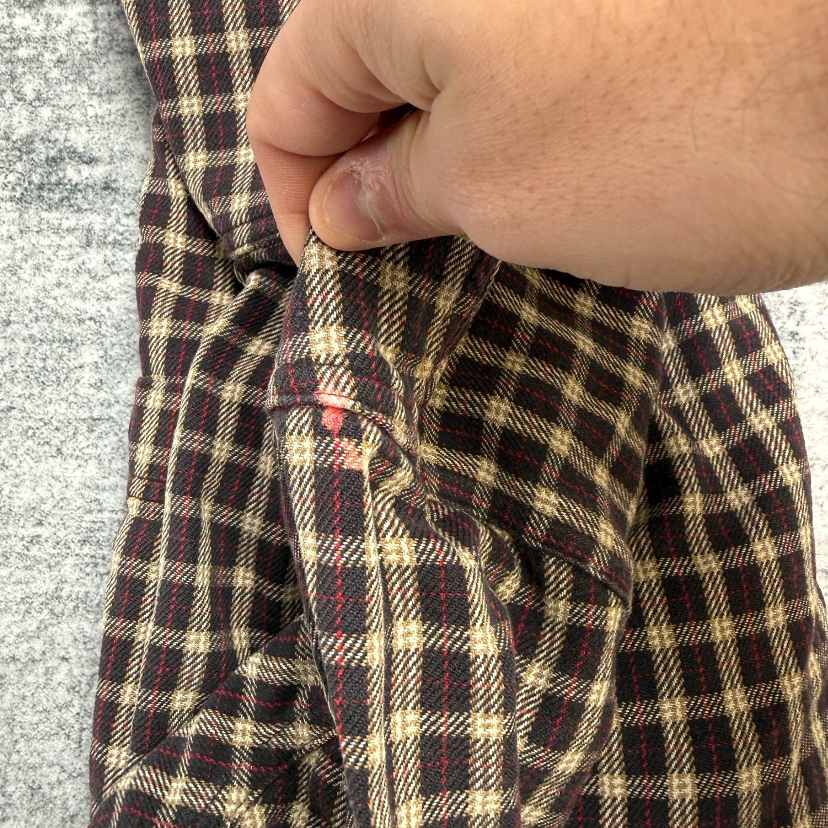 Vintage Woolrich Shirt Mens XL Brown Plaid Flannel Button-Up 90s Work Casual Woolrich Shirt Mens XL Brown Plaid Flannel Button-Up 90s Winter Fall Spring Size US XL / EU 56 / 4 - 4 Thumbnail