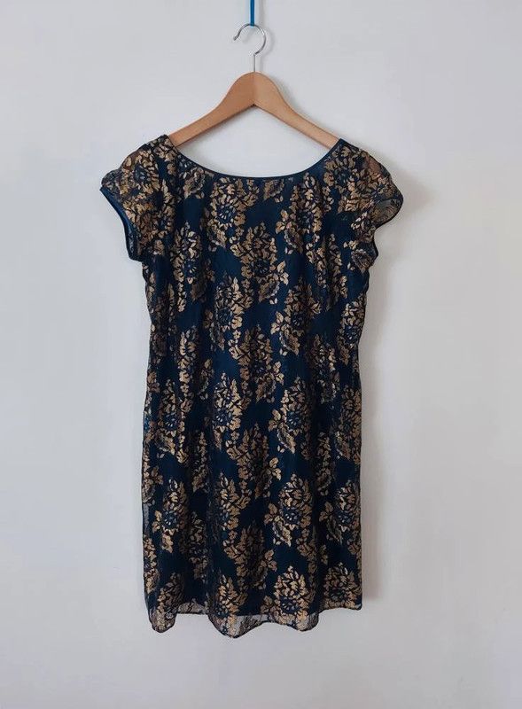 Victoria's Secret Moda International / Victoria's Secret lace dress L Size M / US 6-8 / IT 42-44 - 6 Thumbnail