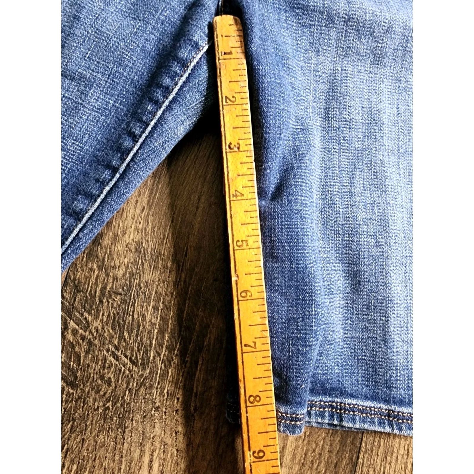 Levi's Levi's Women's Bermuda Denim Shorts 10 Blue Stretch Jorts Casual Regular Beach Size 32" / US 10 / IT 46 - 4 Thumbnail