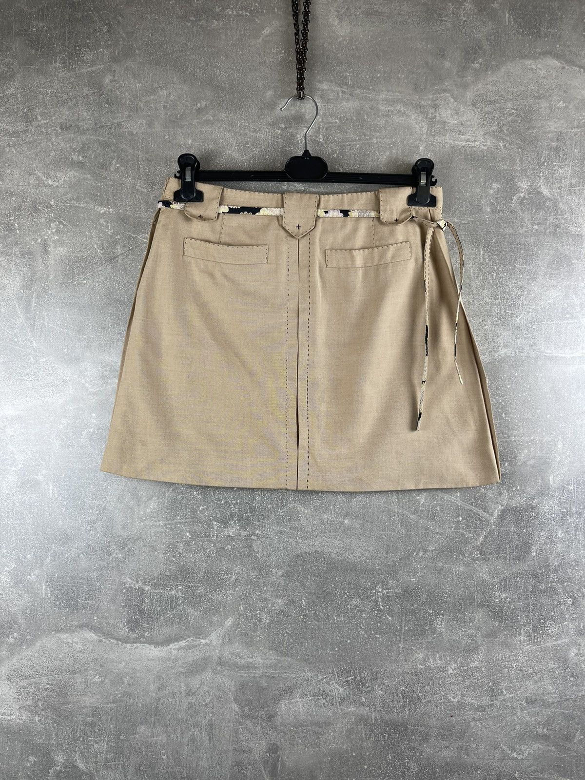 Louis Vuitton Louis Vuitton Beige Adjustable Belt Cotton-Line Blend Skirt Size 27" / US 4 / IT 40 - 1 Thumbnail