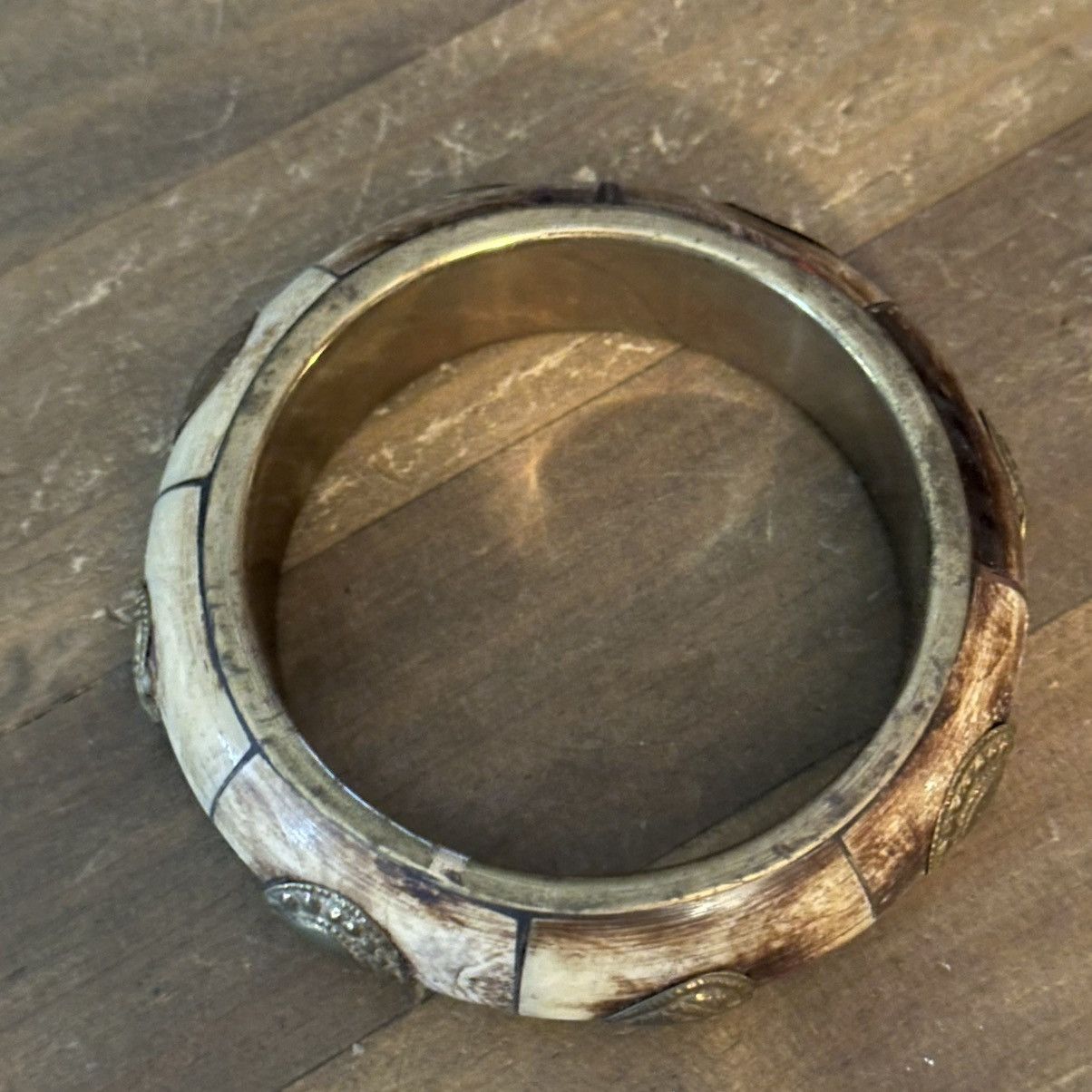 Vintage Vintage chunky bone and brass bangle bracelet Size ONE SIZE - 7 Thumbnail