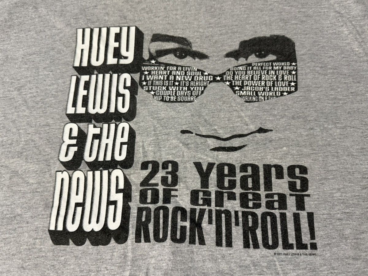 Vintage Vintage 2000s Huey Lewis & the News 2001 T Shirt Size US XL / EU 56 / 4 - 2 Thumbnail