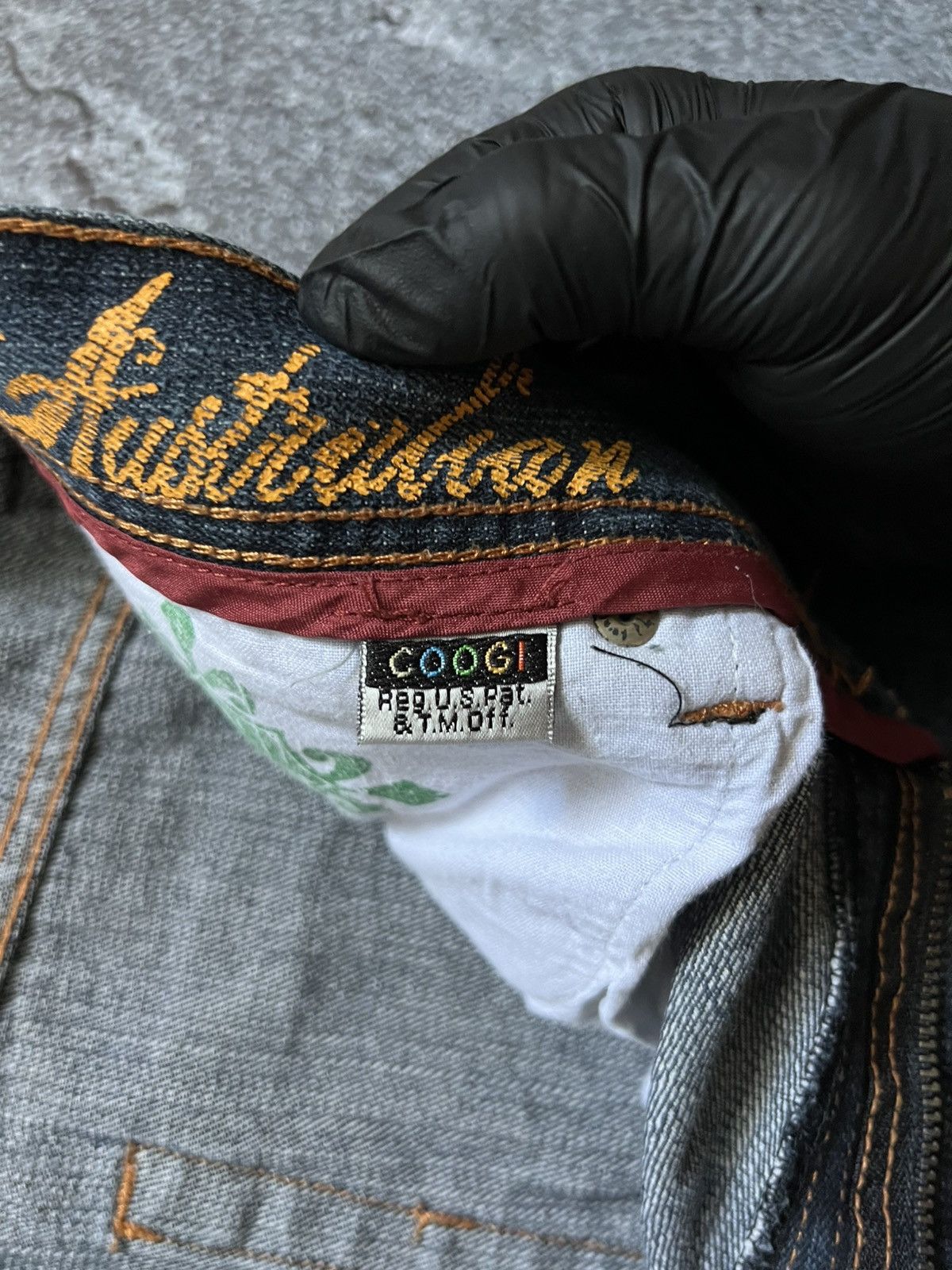 Coogi 90s Vintage Jeans Shorts Sweater Embroidered Big Logo Baggy Size US 40 / EU 56 - 21 Thumbnail