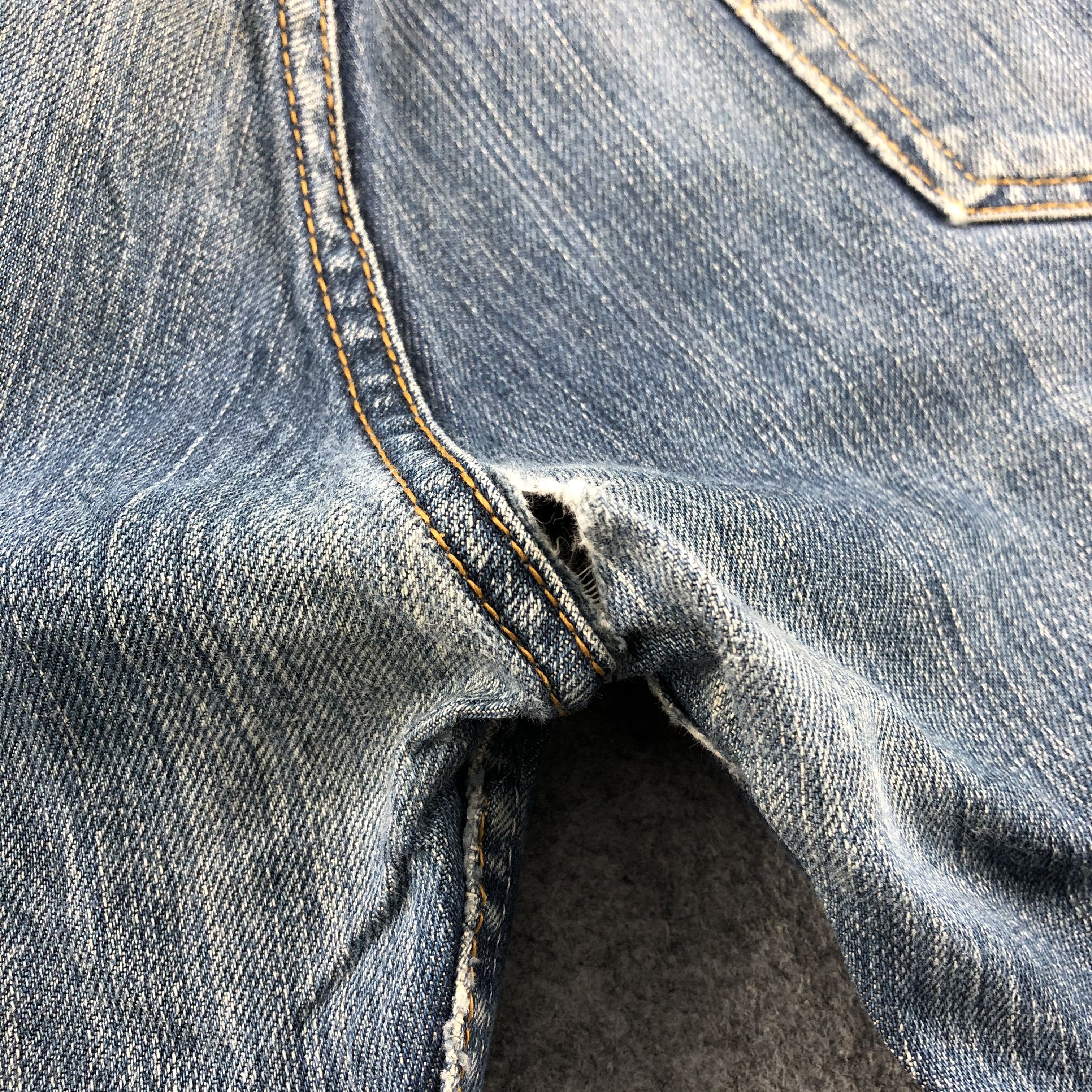 Levi's Vintage Levis 501 Jeans-JM897 Size US 33 - 6 Thumbnail