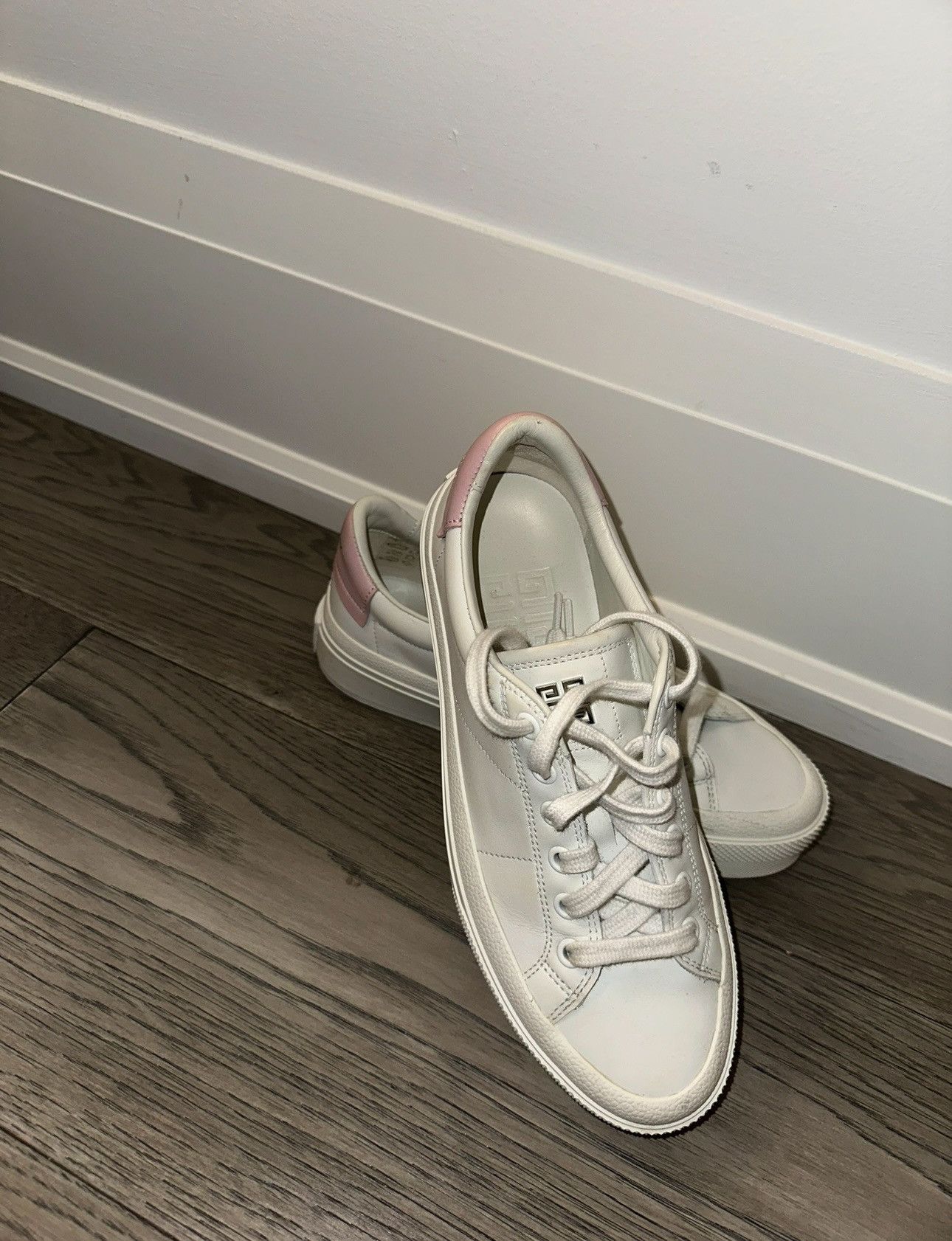 Givenchy Givenchy Women’s Sneakers Size US 5 / IT 35 - 2 Thumbnail