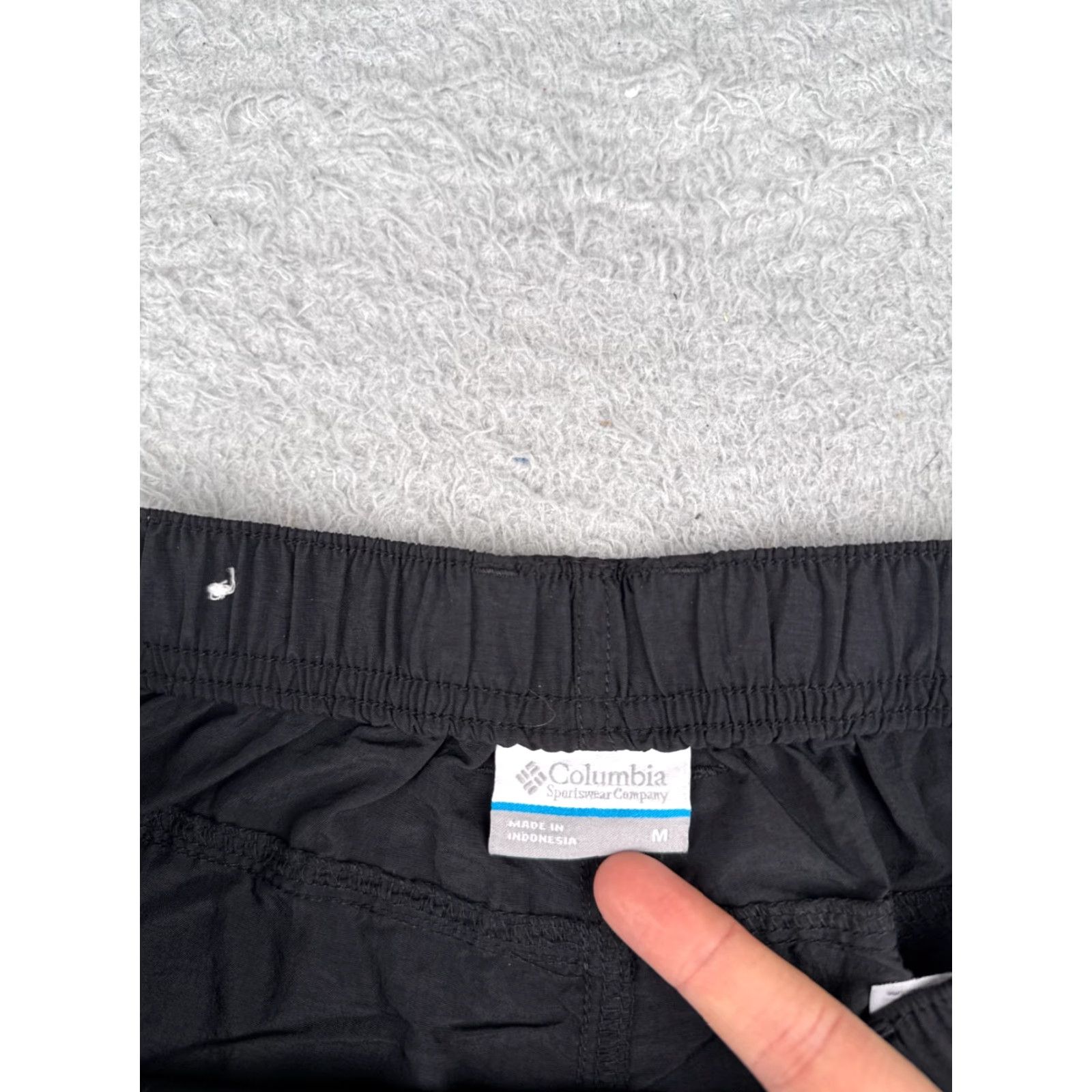 Vintage Columbia Women's Cargo Shorts Medium Black Nylon Casual Travel Activewear 34x5 Size 32" / US 10 / IT 46 - 7 Thumbnail