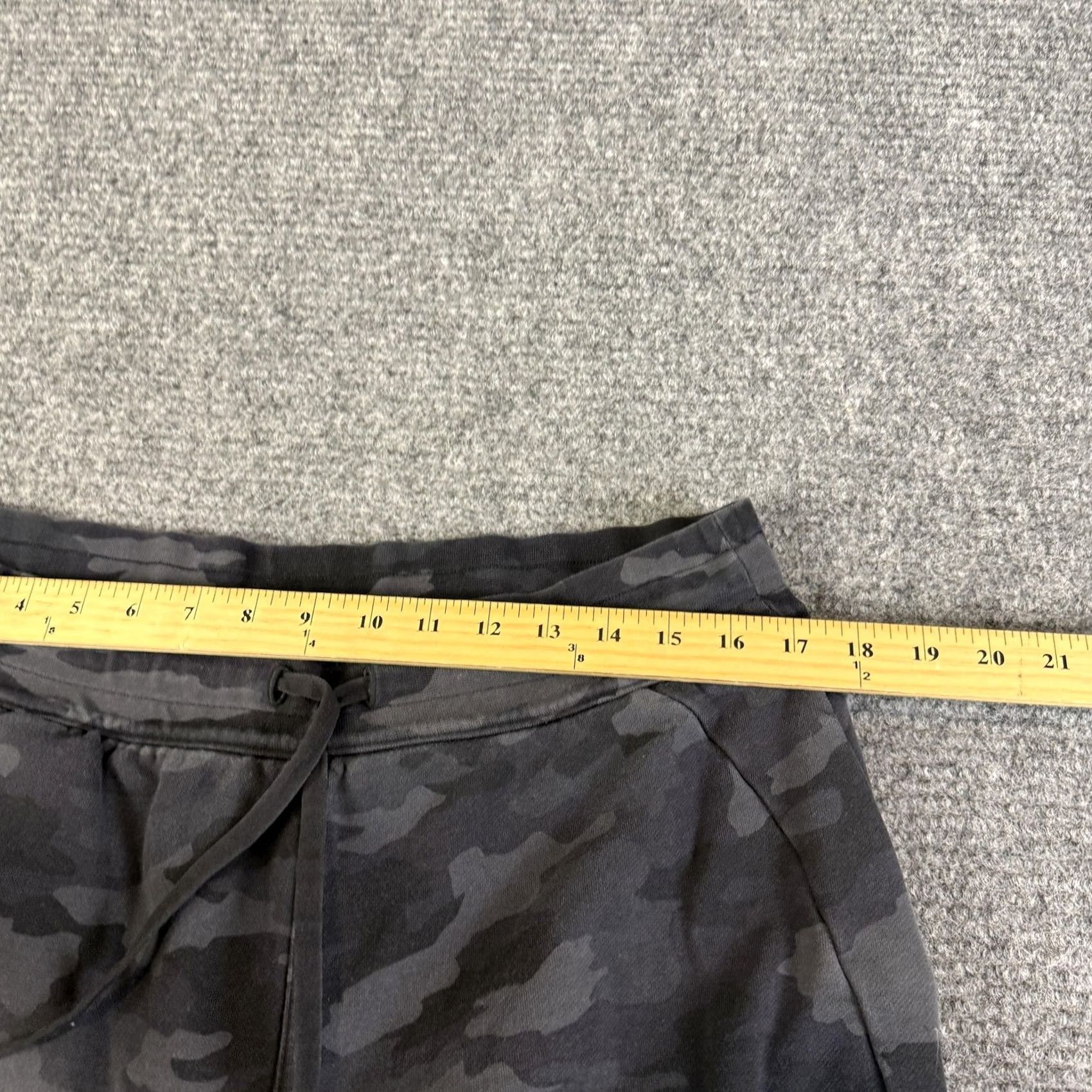 Lululemon Lululemon Jogger Pants Womens 12 Gray Camo Sweatpants Drawstring Pockets Tapered Size 34" / US 12 / IT 48 - 7 Thumbnail