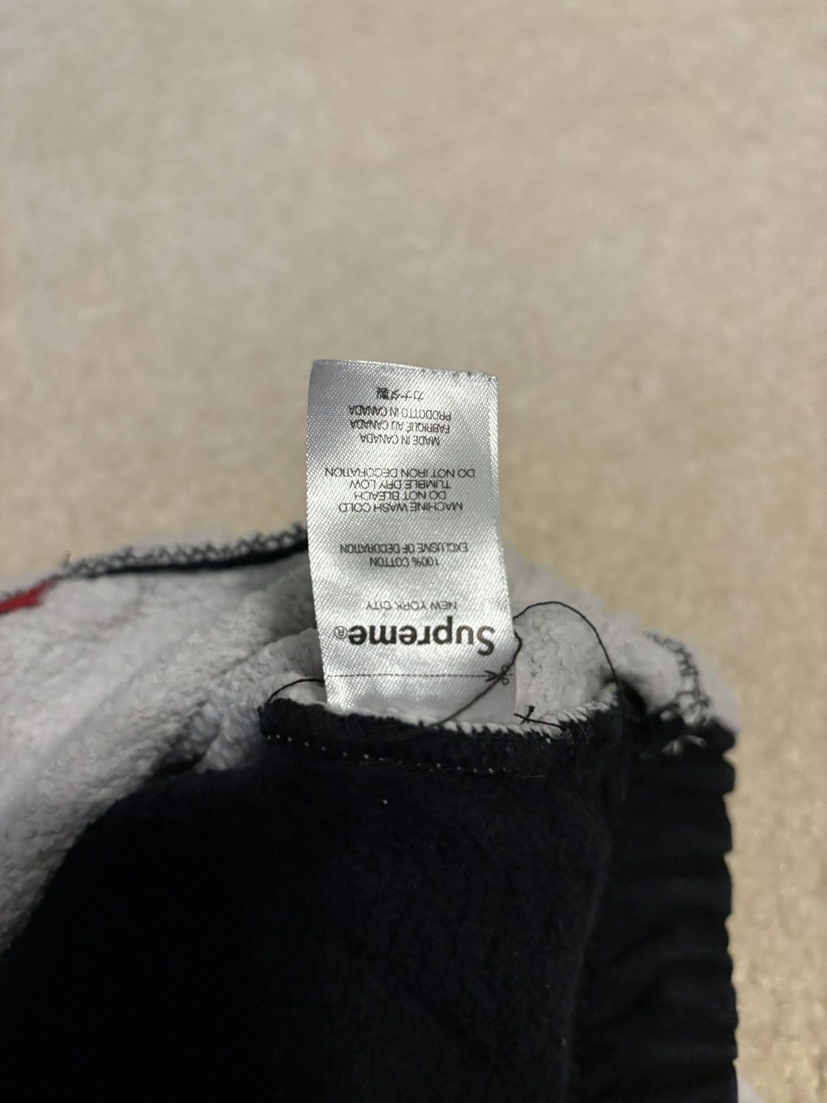 Supreme Supreme S Logo Split Color Fleece Sweatpants Black White Size US 30 / EU 46 - 5 Thumbnail