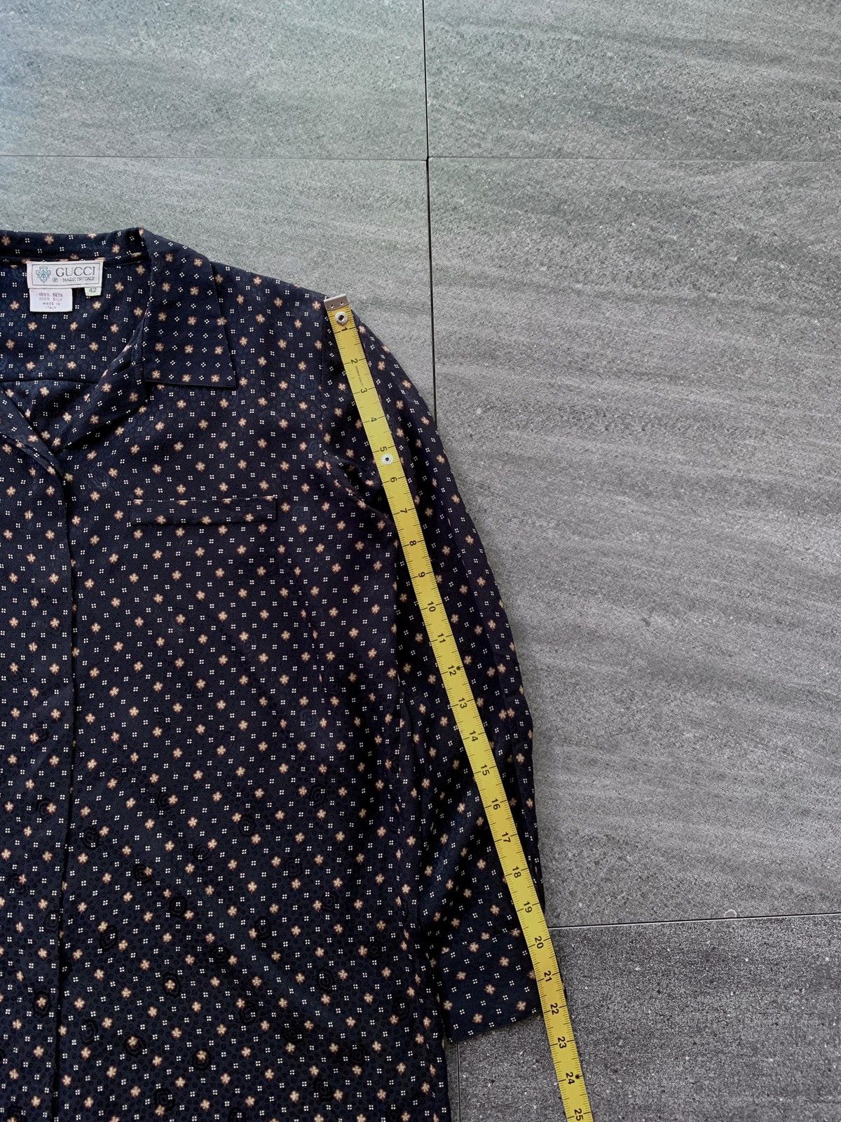 Gucci FREE TAX! 90s Printed Silk Shirt Size US M / EU 48-50 / 2 - 12 Thumbnail