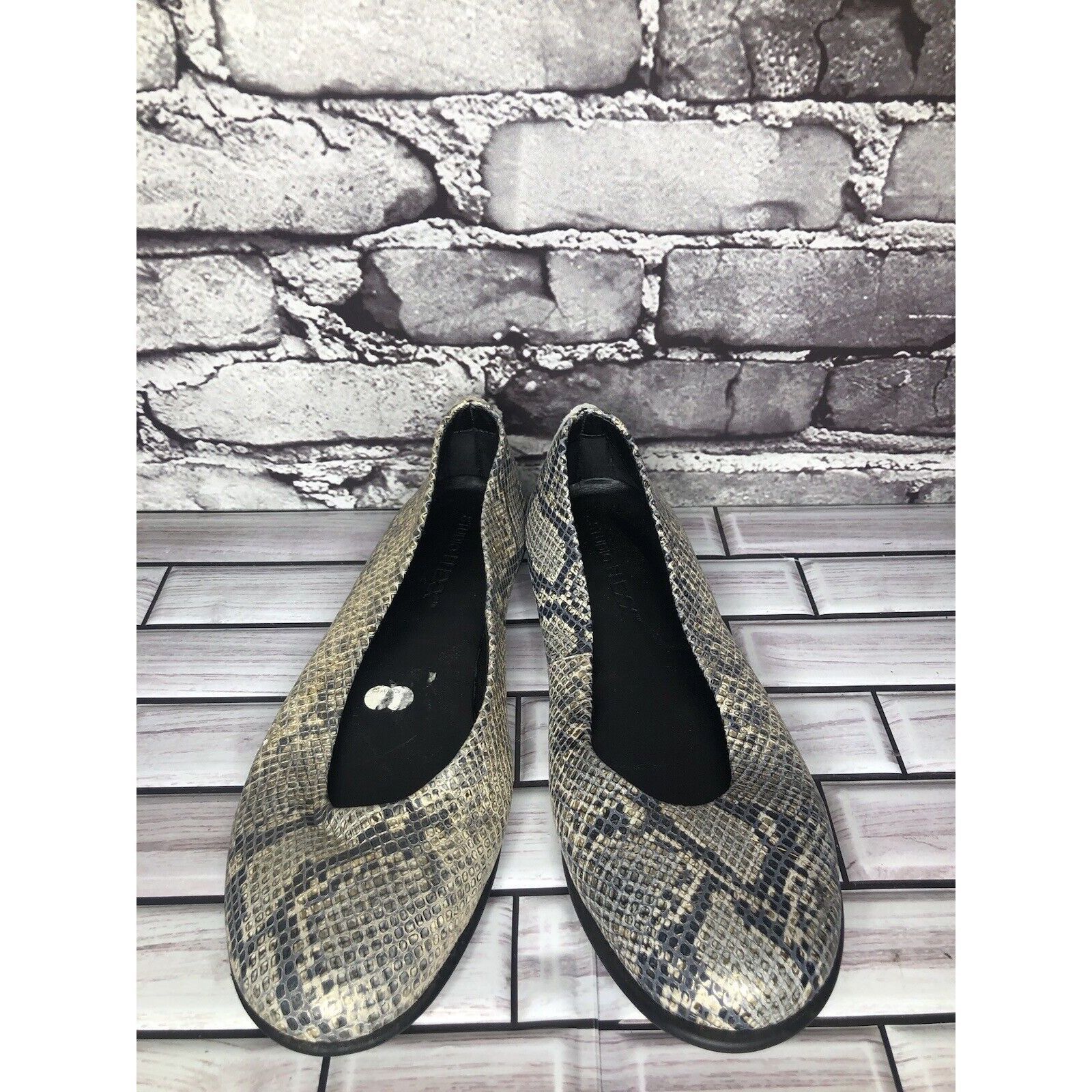 A-Flex The Flexx Gray Python Snake Skin Round Toe Wedge Flats Shoes Size US 8 / IT 38 - 8 Thumbnail