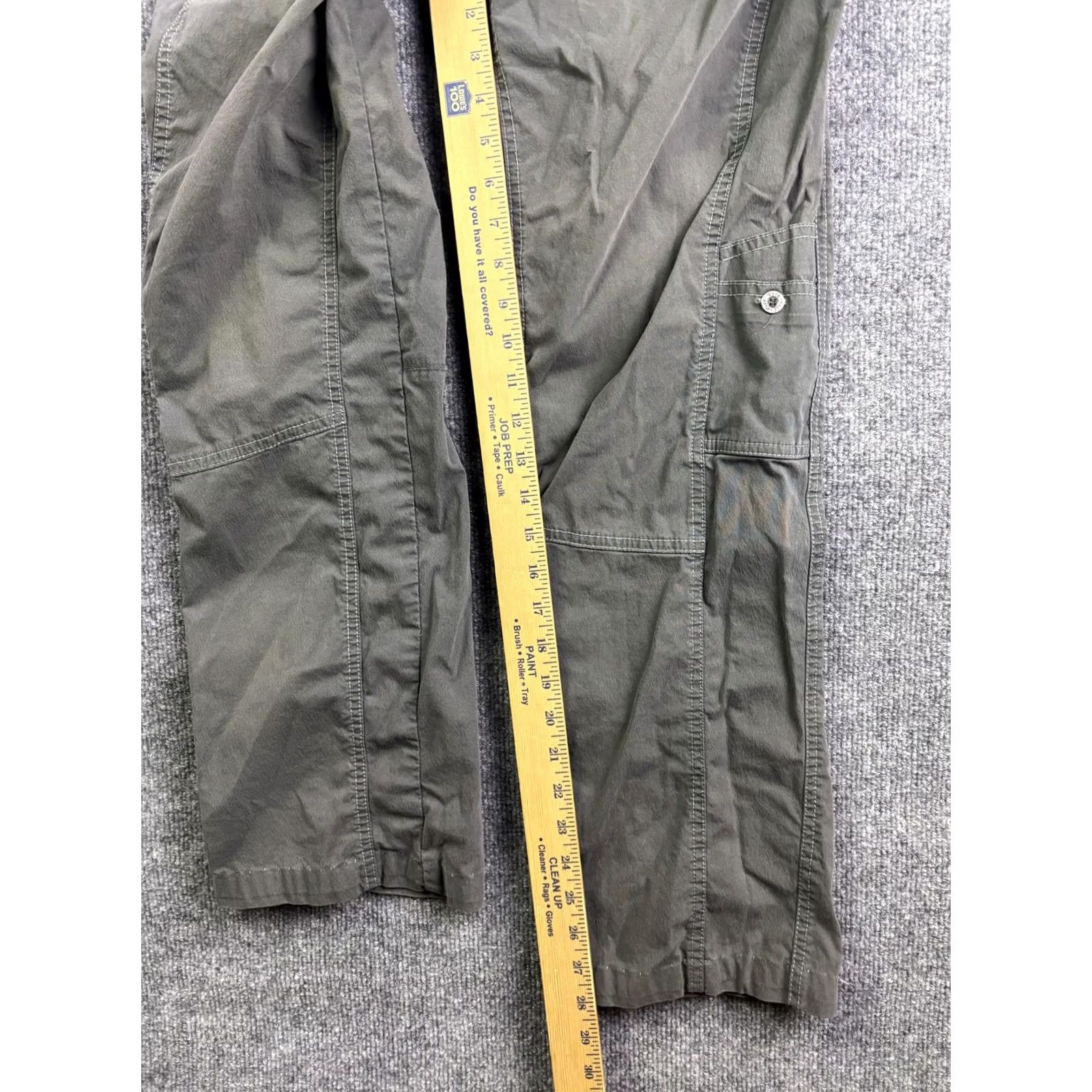 Vintage Kuhl Legendary Cargo Pants Womens 8 Short Gray Stretch Hiking Travel Outdoor Pants Womens 8 Short Gray Cargo Size 30" / US 8 / IT 44 - 5 Thumbnail