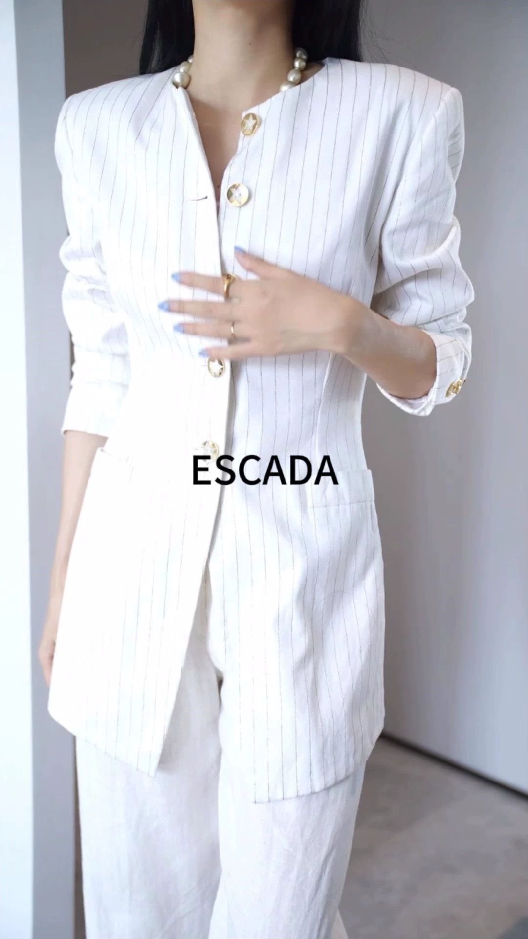 Escada Escada Vintage Suit Jacket Star MOP Button Gold Thread Size M / US 6-8 / IT 42-44 - 1 Thumbnail