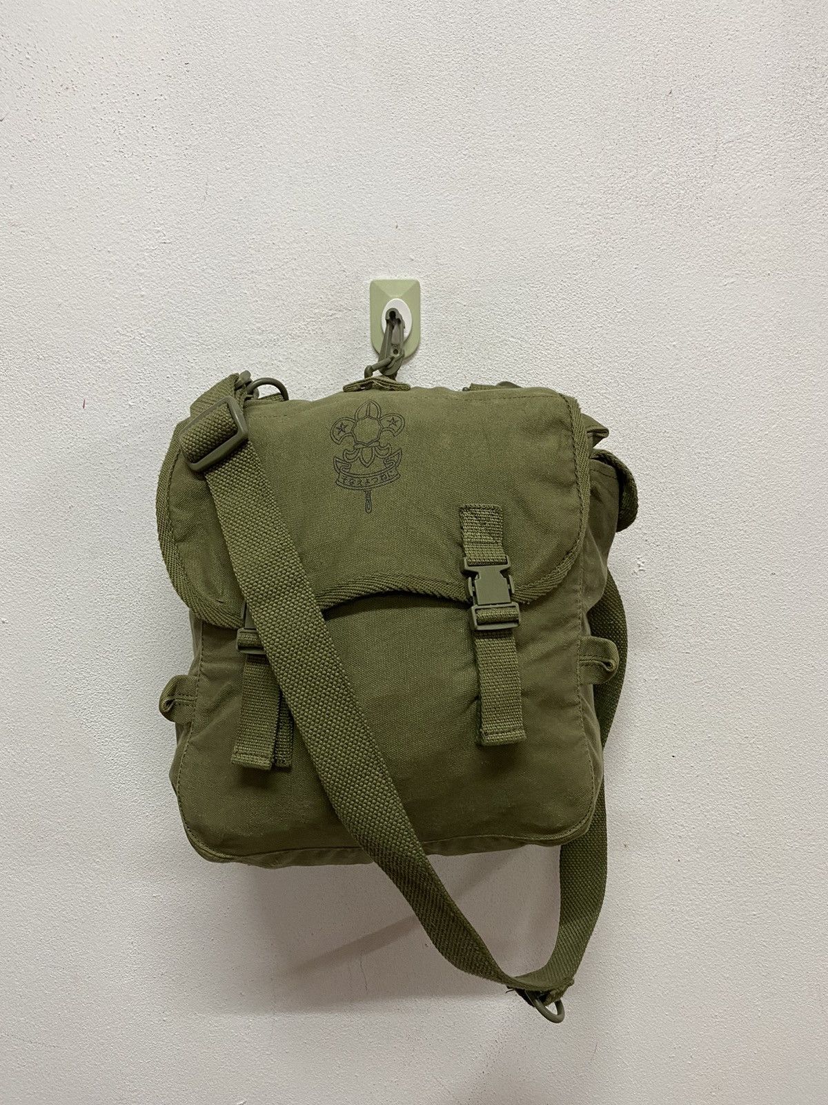 VINTAGE ARMY CROSSBODY BAG