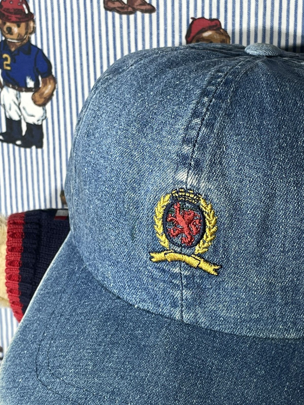 Tommy Hilfiger × Vintage Cap Tommy Hilfiger Lion Crest Denim OG Vintage 90’s Size ONE SIZE - 4 Thumbnail