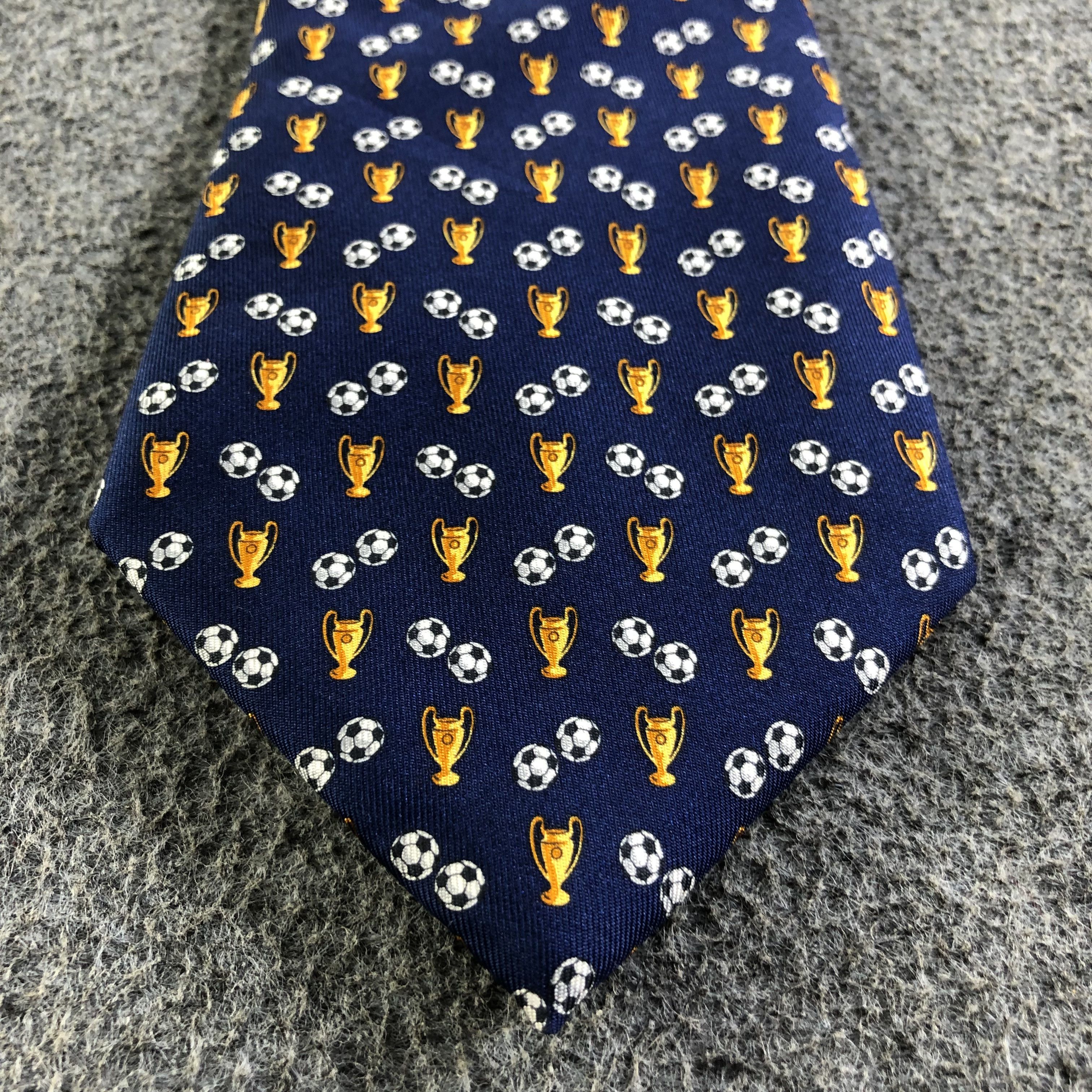 Salvatore Ferragamo × Vintage Salvatore Ferragamo Football Silk Neck Tie T118 Size ONE SIZE - 8 Thumbnail