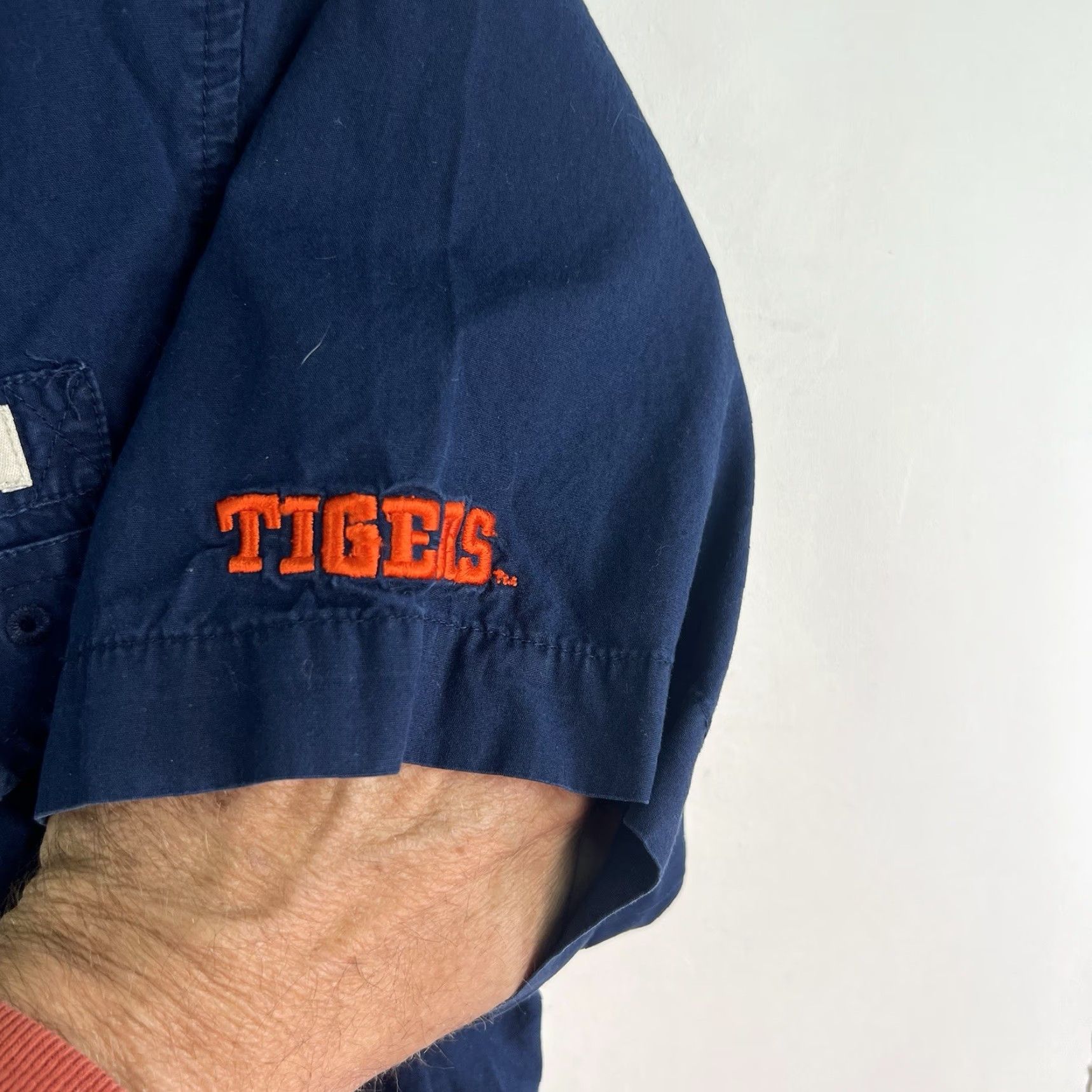 Vintage VINTAGE Clemson Tigers Columbia PFG Button-Up Shirt Men’s M Blue Short Sleeve Tiger Logo Size US M / EU 48-50 / 2 - 3 Thumbnail
