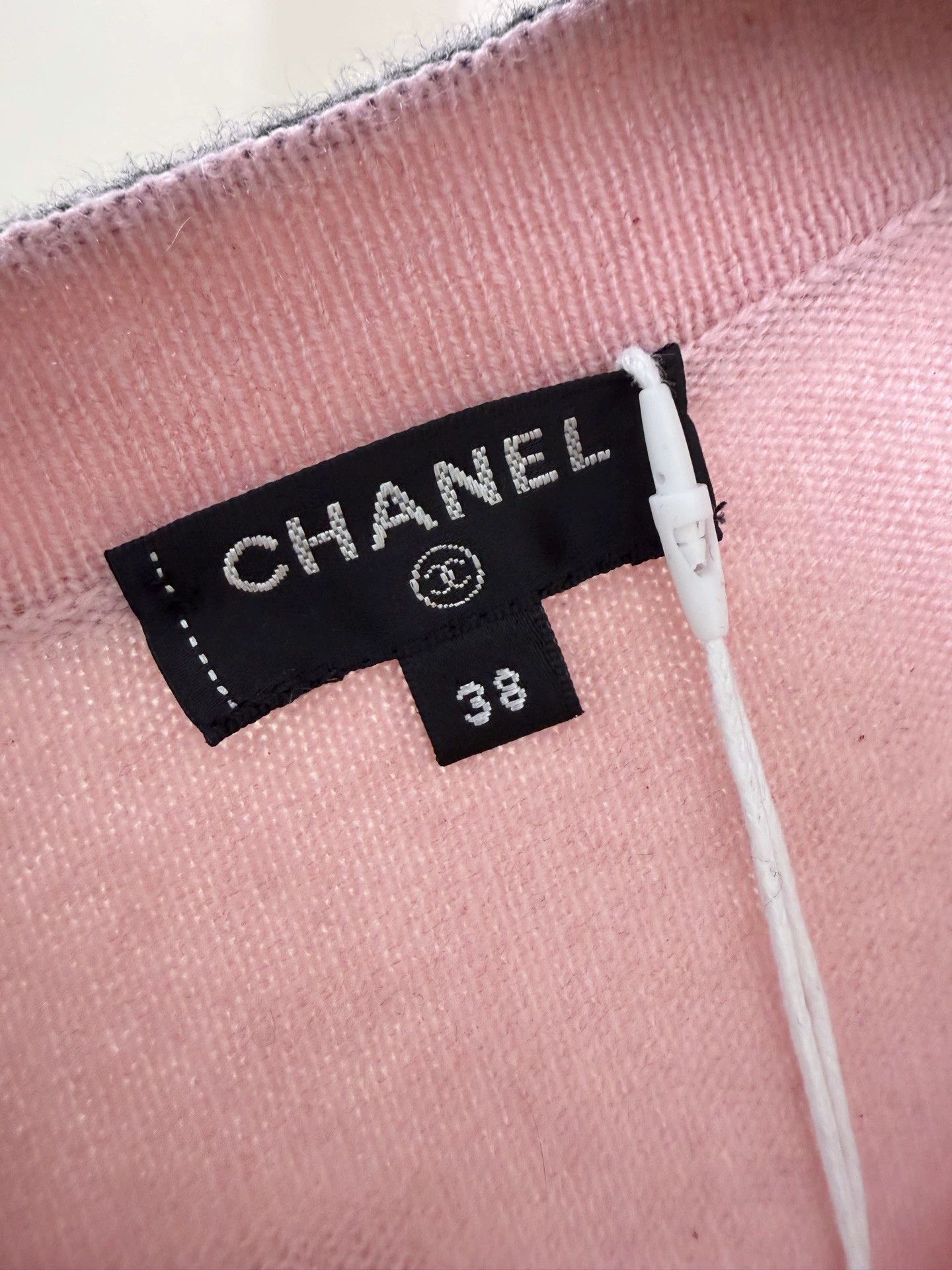 Chanel Chanel Pink Short 38 Jacket (Pilling) Size S / US 4 / IT 40 - 3 Thumbnail