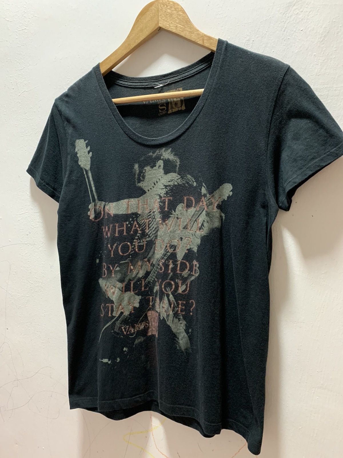 Japanese Brand Vamps Japanese Band Rock Tee Size US S / EU 44-46 / 1 - 5 Thumbnail