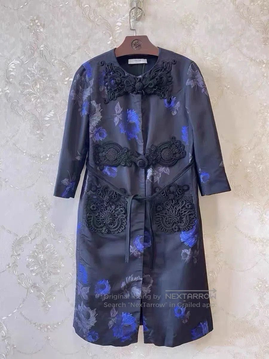 Prada Prada Silk Long Coat with Chinese Knots. Size M / US 6-8 / IT 42-44 - 1 Thumbnail
