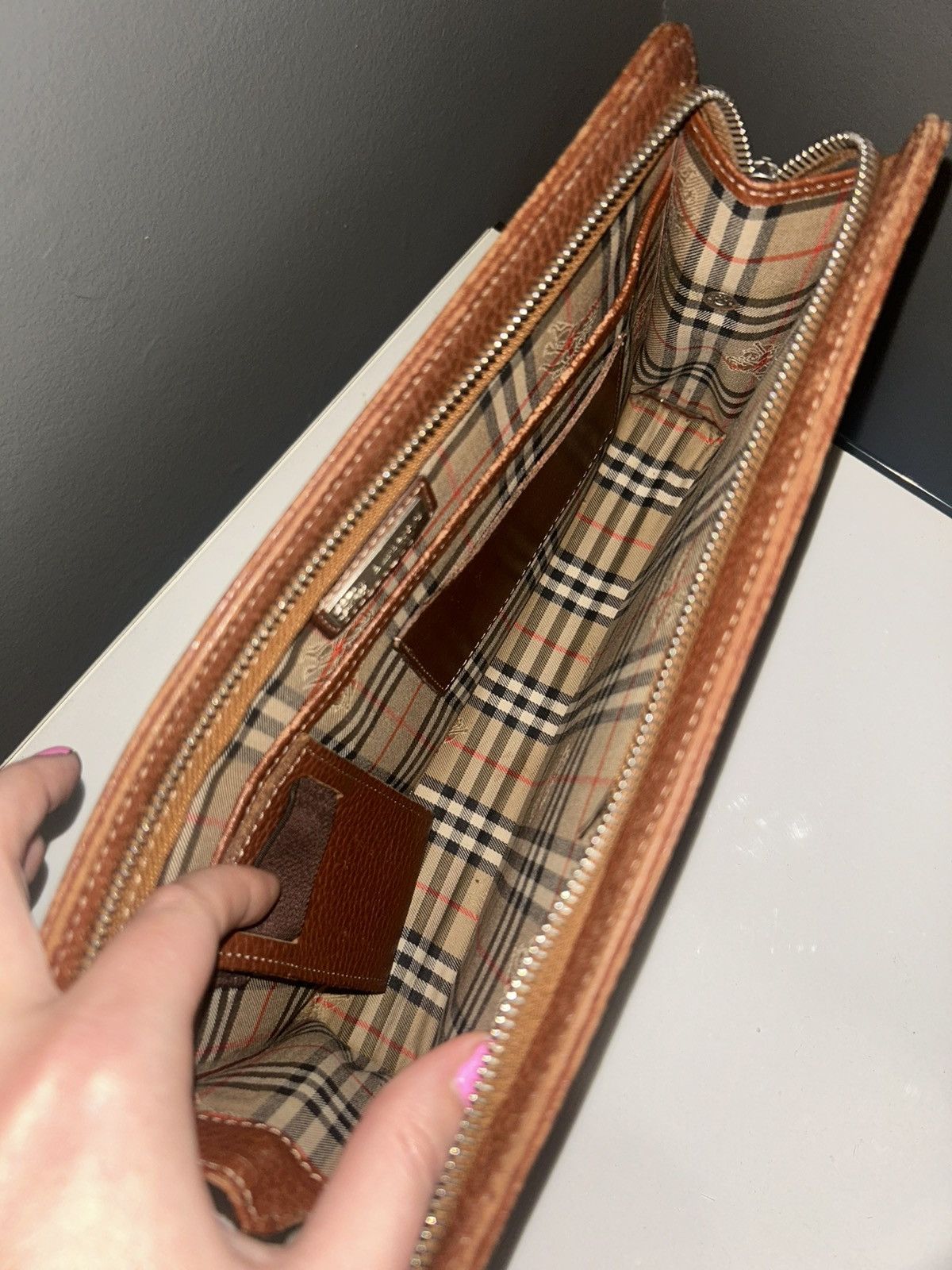 Burberry Vintage Burberry Brown Leather Clutch Bag w Nova Check Size ONE SIZE - 6 Thumbnail