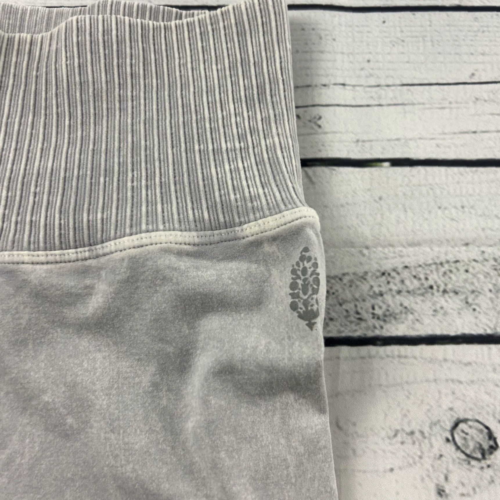Free People Free People Movement Athletic Yoga Leggings Women's XS/S Gray Leggings Fitness Yoga Activewear Womens XS/S Gray Free People Movement Athletic Leggings Size 28" / US 6 / IT 42 - 2 Thumbnail