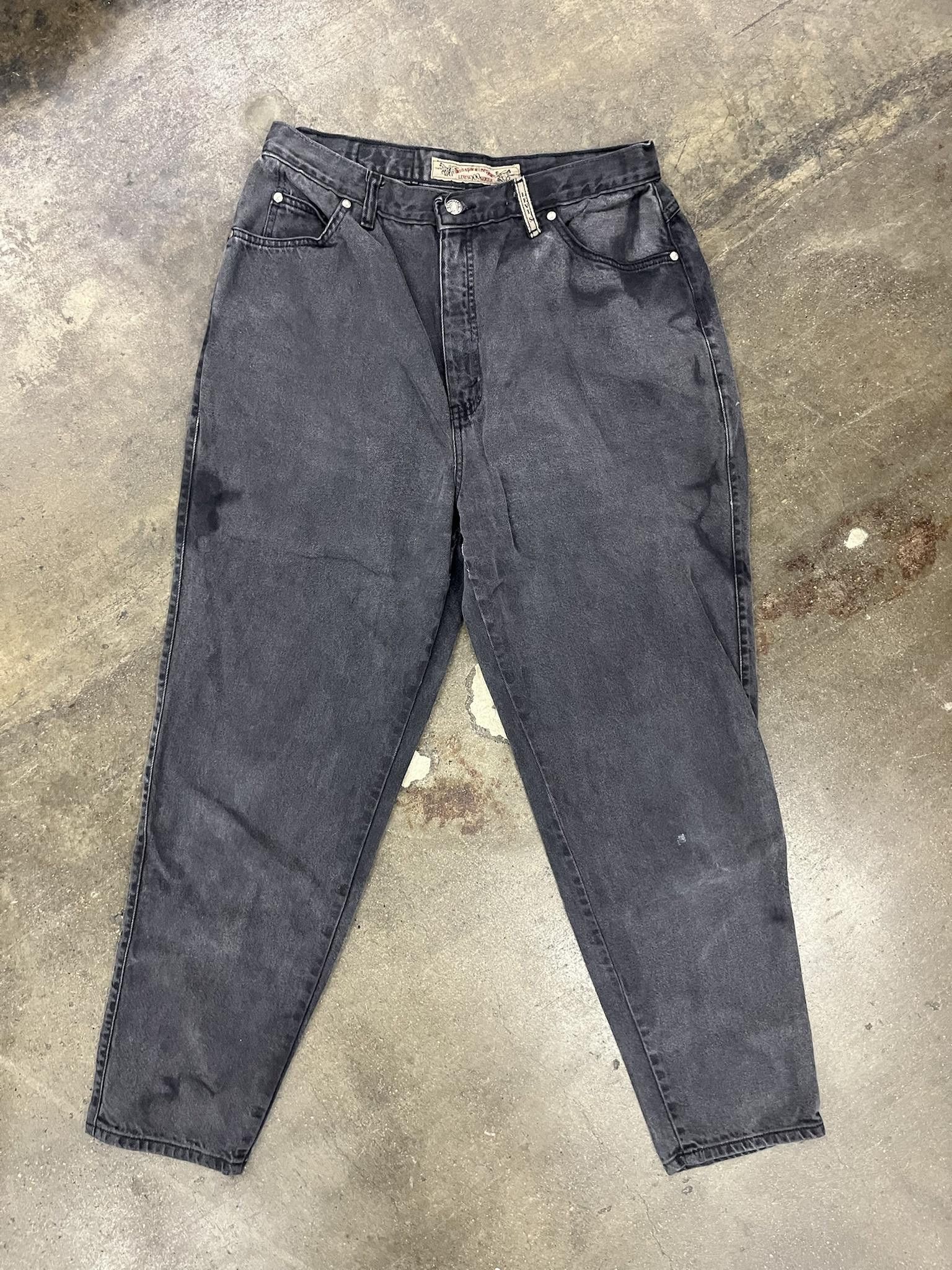 Vintage 1990's Levis 900 Series Suede Patch Tapered Fit Jeans Size US 30 / EU 46 - 1 Thumbnail