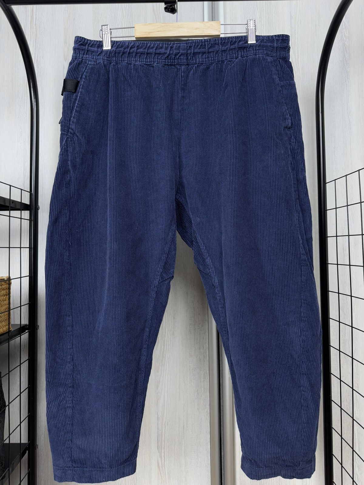Nike Nike NIKE LIFESTYLE CROP PANT Size: XL BLUE - DO6329-410 Size US 36 / EU 52 - 4 Thumbnail
