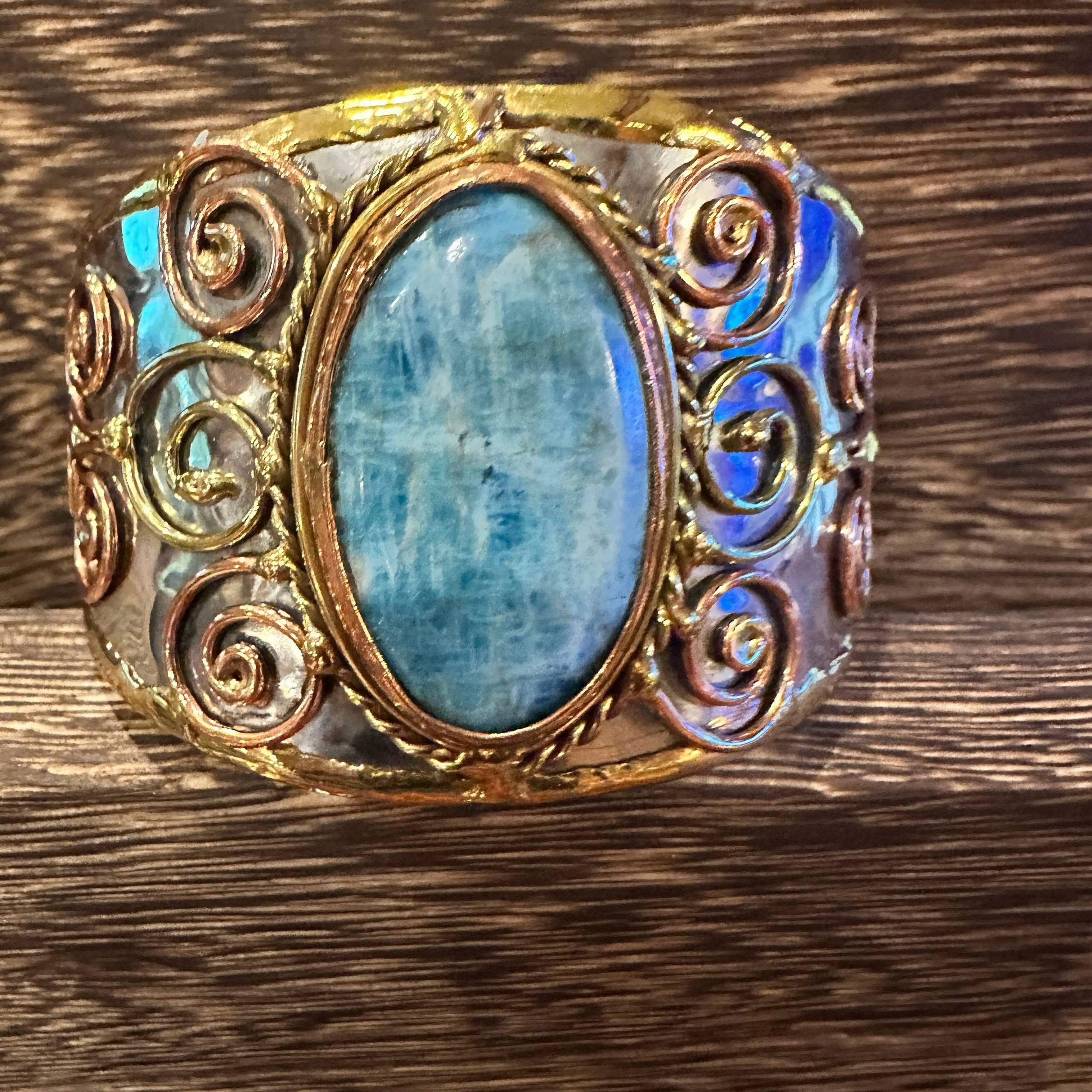 Other Artisan-Made 2-inch Wide Cuff Bracelet with Apatite Stone an Size ONE SIZE - 4 Thumbnail