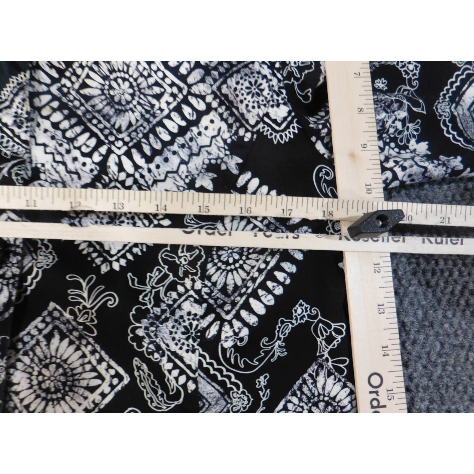 Coldwater Creek Coldwater Creek Blazer Jacket Geometric Black Womens 10 Stretch Button Mid-Length Long Sleeve Tweed Lining Polyester Vintage: No (drop if not allowed) Size L / US 10 / IT 46 - 6 Thumbnail