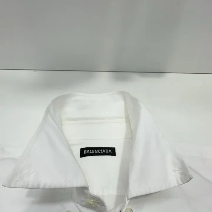 Balenciaga Balenciaga Balenciaga Embroidered Logo Short Sleeve Shirt Size US M / EU 48-50 / 2 - 7 Thumbnail