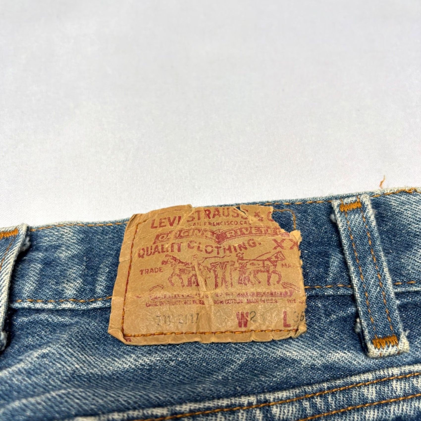 Levi's VINTAGE Levi's 701-0117 Student Fit Jeans Women 22x26 Blue Regular Straight Made in USA 80s 26x35 (22x26) Size 40" / US 18 - 4 Thumbnail