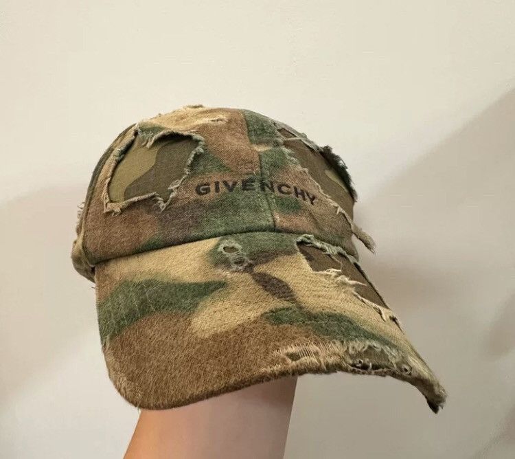 Givenchy Givenchy 23ss Corroded Hole Baseball Hat brimmed