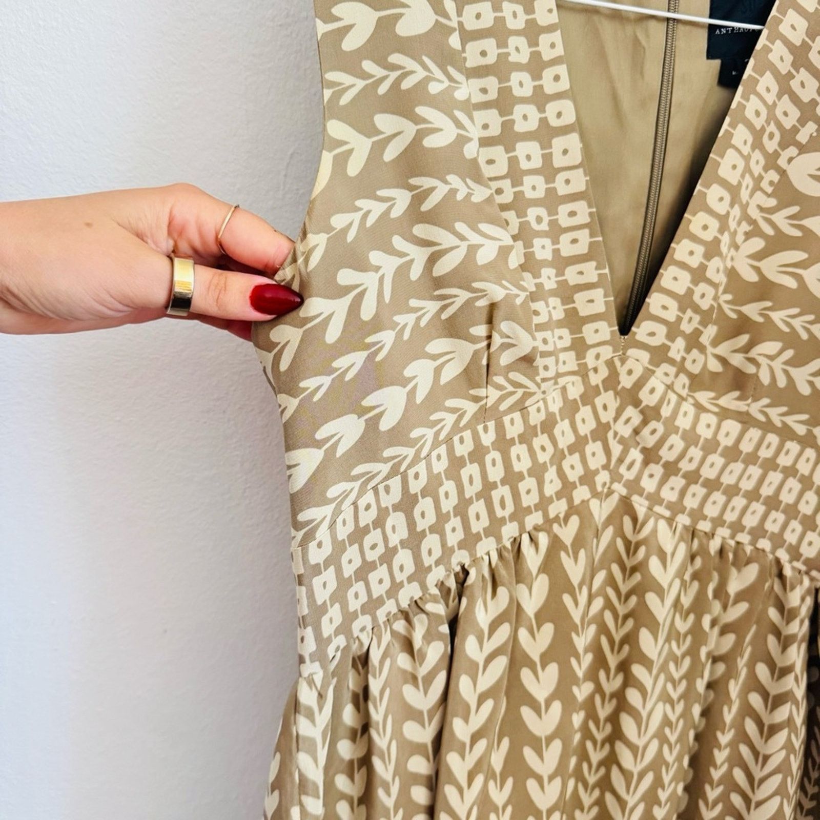 ANNA SUI ANTHROPOLOGIE Beige Tan Leaf Print Silk $298 Dress
