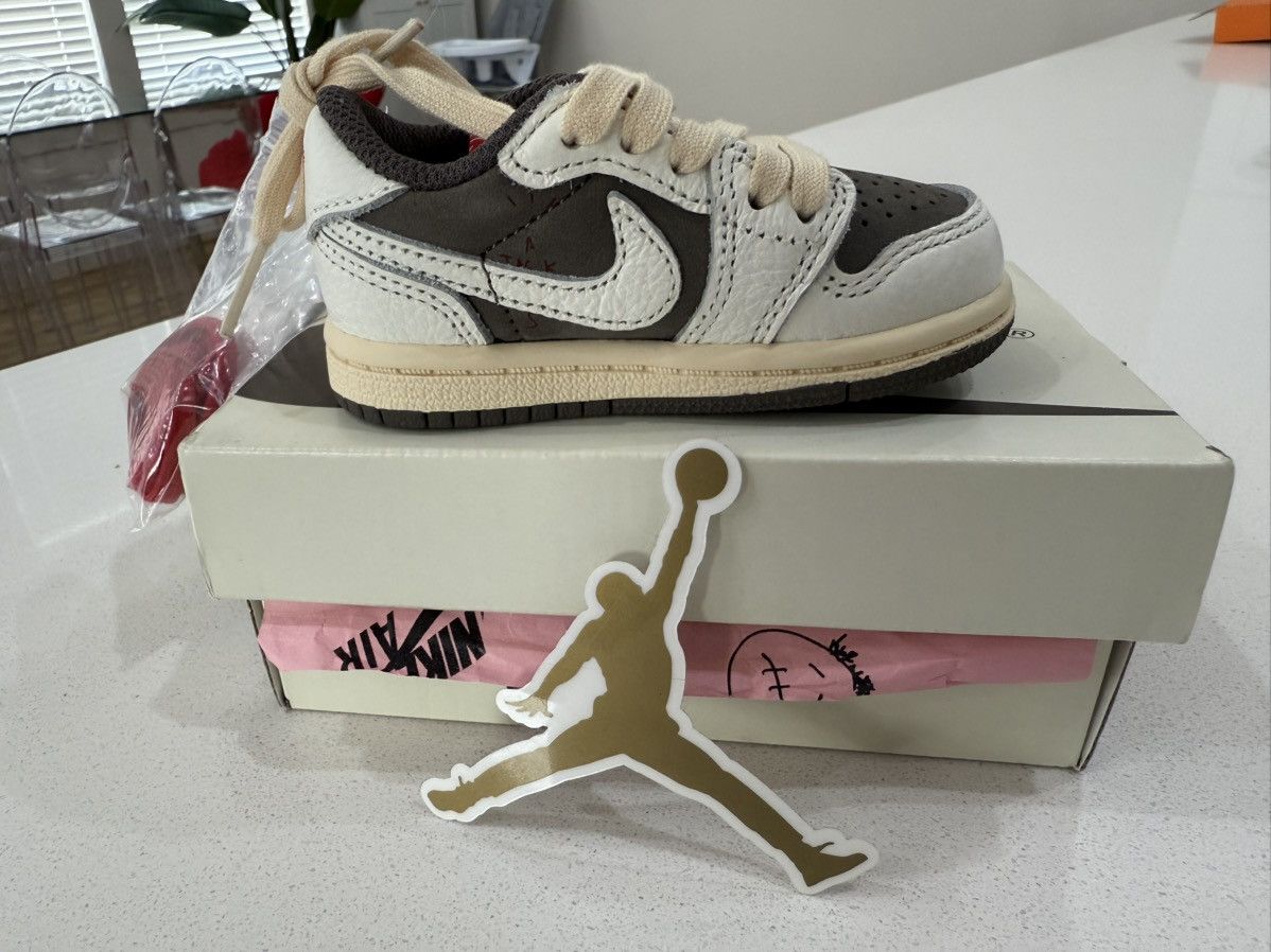 Jordan Brand × Travis Scott Jordan 1 Low OG SP (TD) Size US 5 / EU 37 - 4 Thumbnail