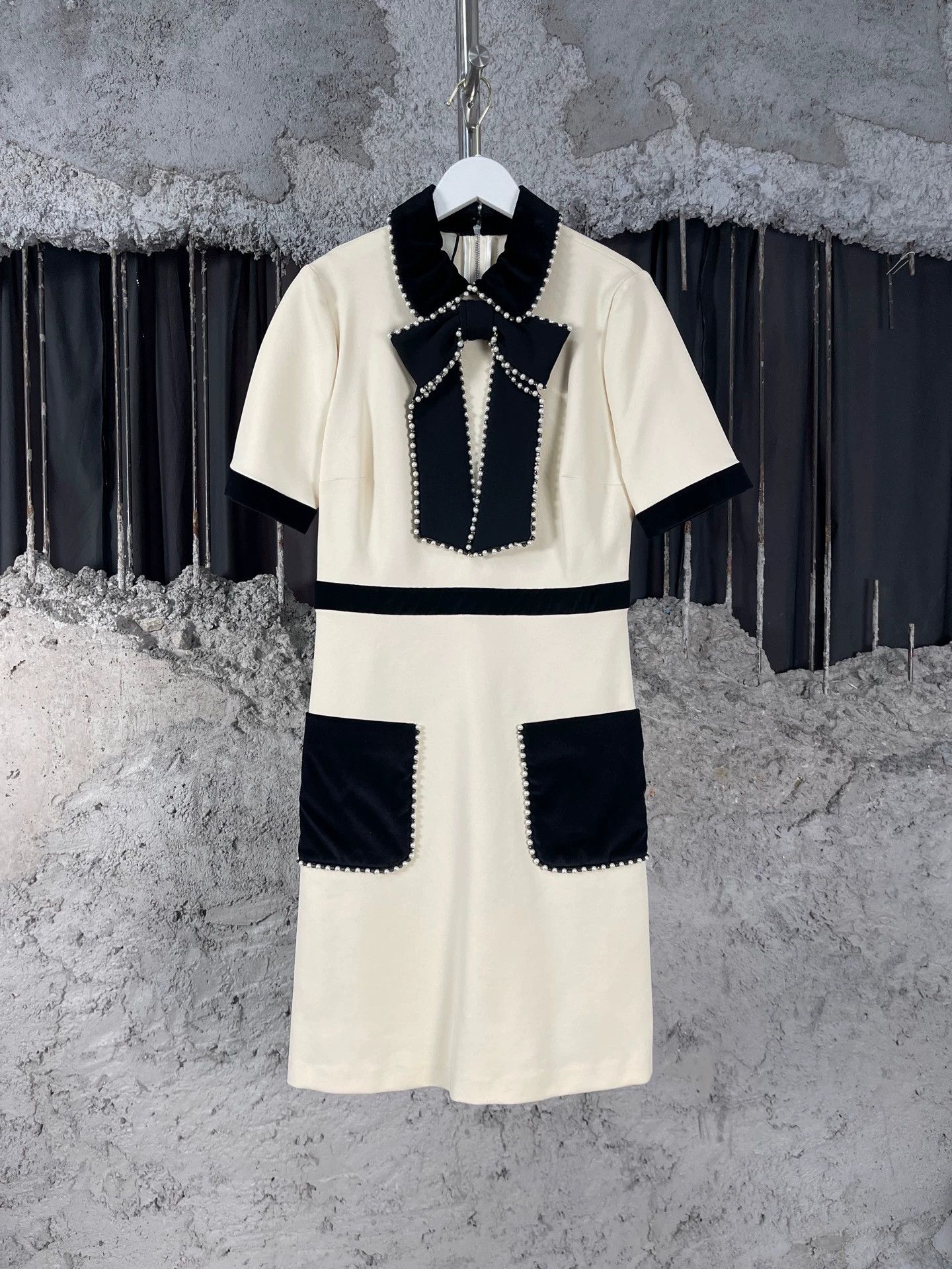 Gucci Gucci Women's Pearl Embellished Dress Size M (New) Size M / US 6-8 / IT 42-44 - 1 Thumbnail