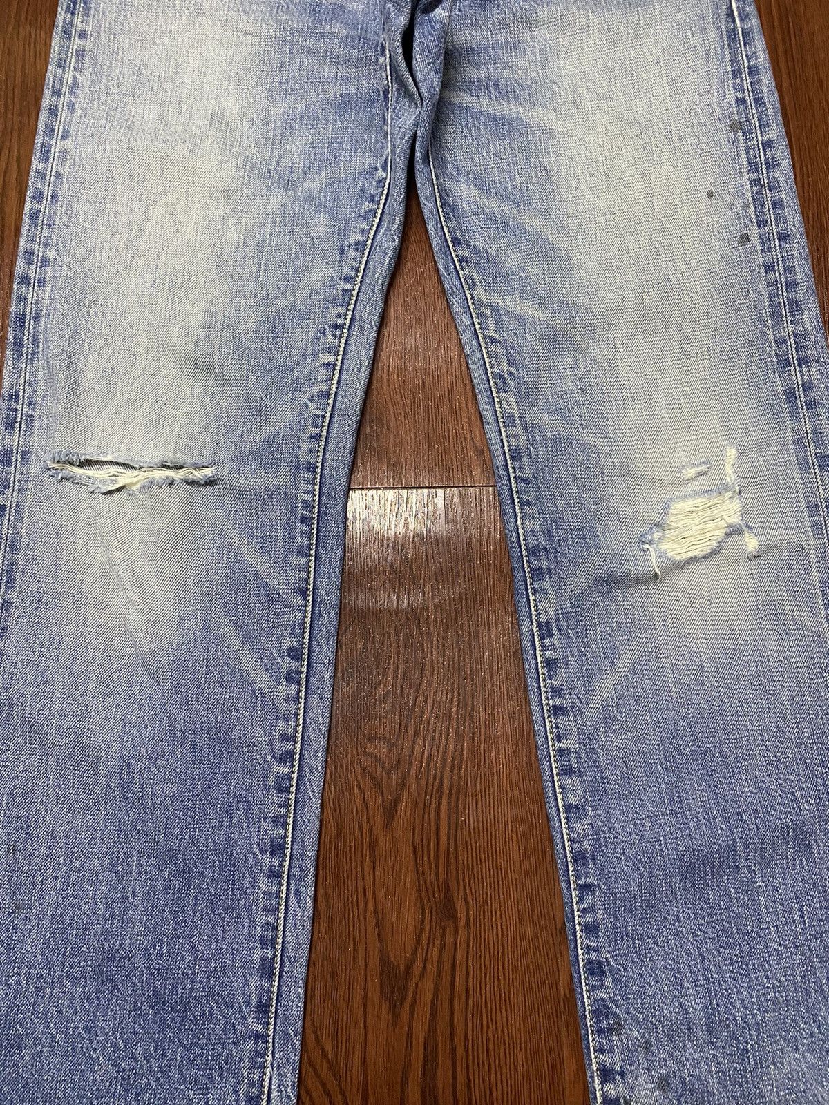 Japanese Brand Vintage Japanese Brand Light Wash Distressed Grunge Jeans Size US 31 - 3 Thumbnail