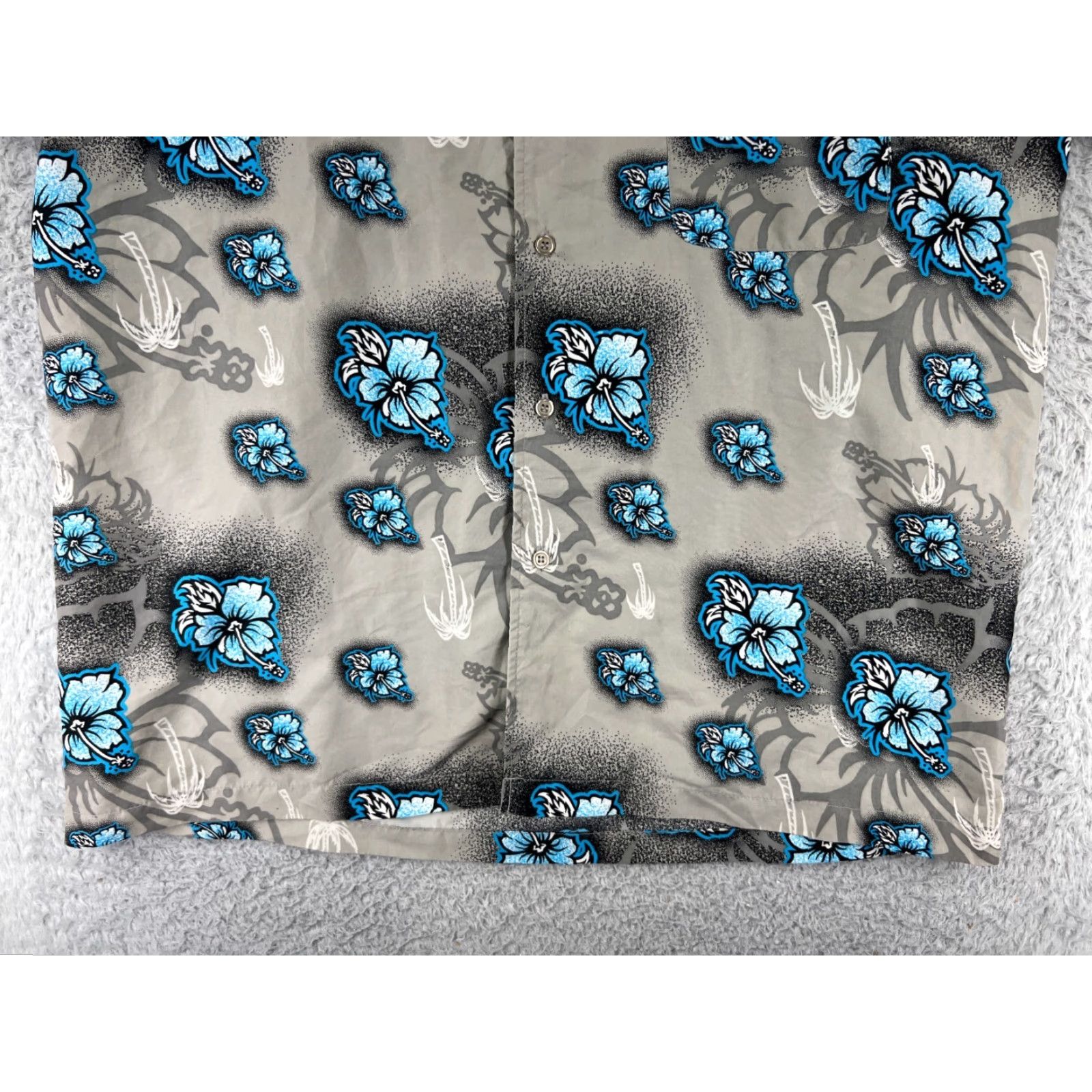 Vintage Benzene Mens Button-Up Shirt Hawaiian Floral Gray Palm Tree Aloha Beach Vacation 40 in Chest - Holiday/All Seasons Size US L / EU 52-54 / 3 - 7 Thumbnail