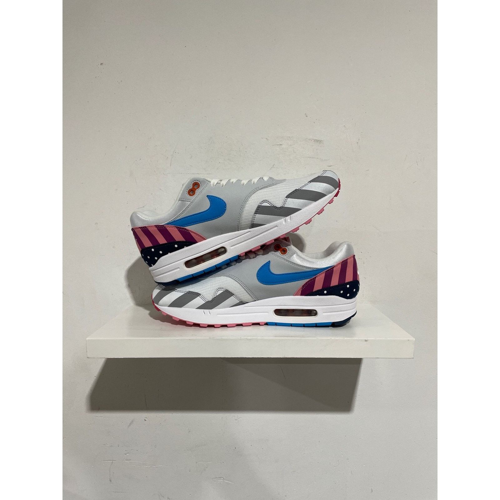 Nike NIKE AIR MAX 1 PARRA 2018 SIZE 9.5 NEW Size US 9.5 / EU 42-43 - 2 Thumbnail