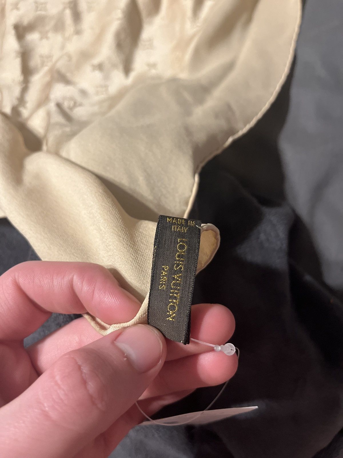 Louis Vuitton × Vintage Tan Louis Vuitton Scarf Size ONE SIZE - 7 Thumbnail