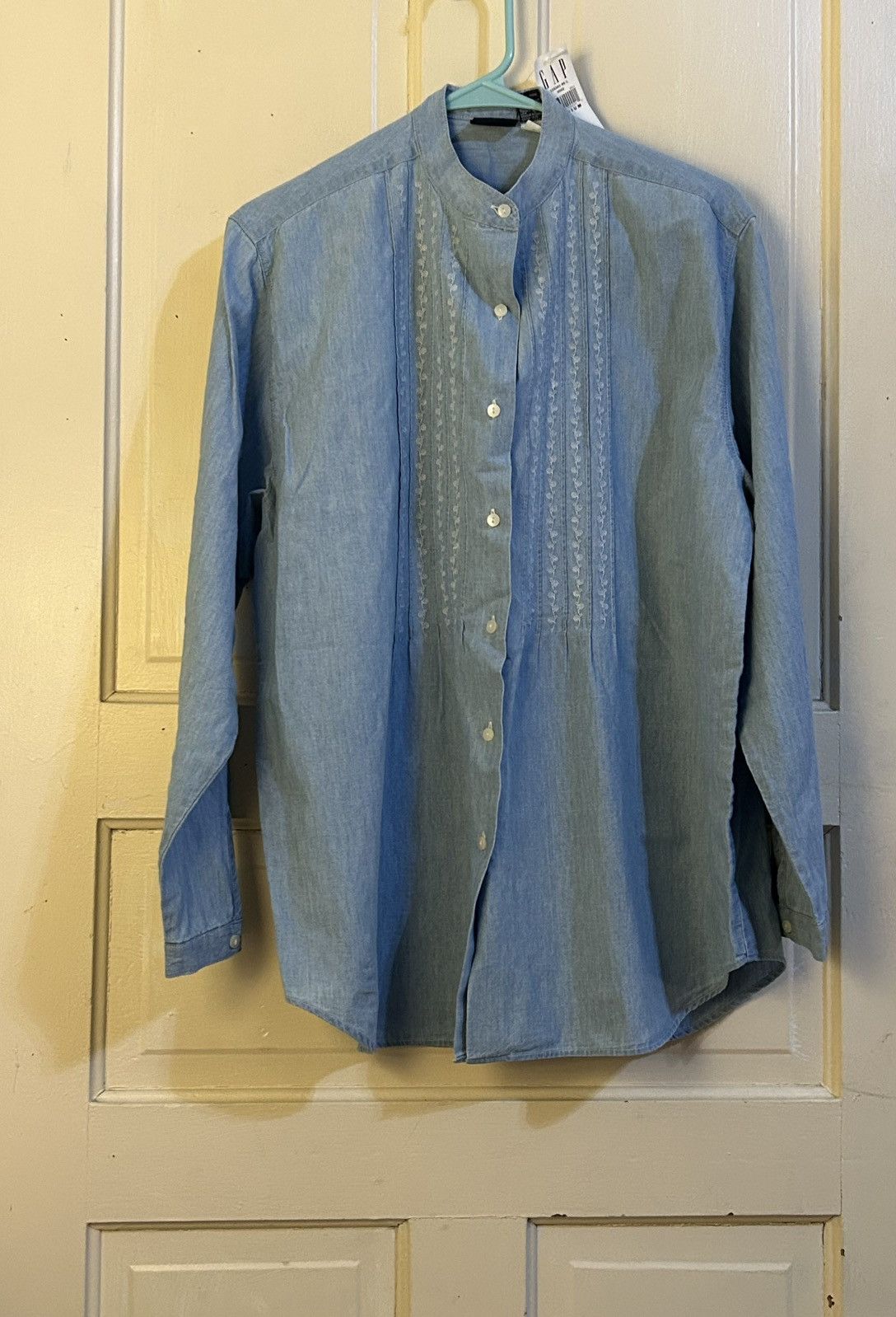 Gap Vintage Gap women's blue denim shirt size medium Size M / US 6-8 / IT 42-44 - 1 Thumbnail