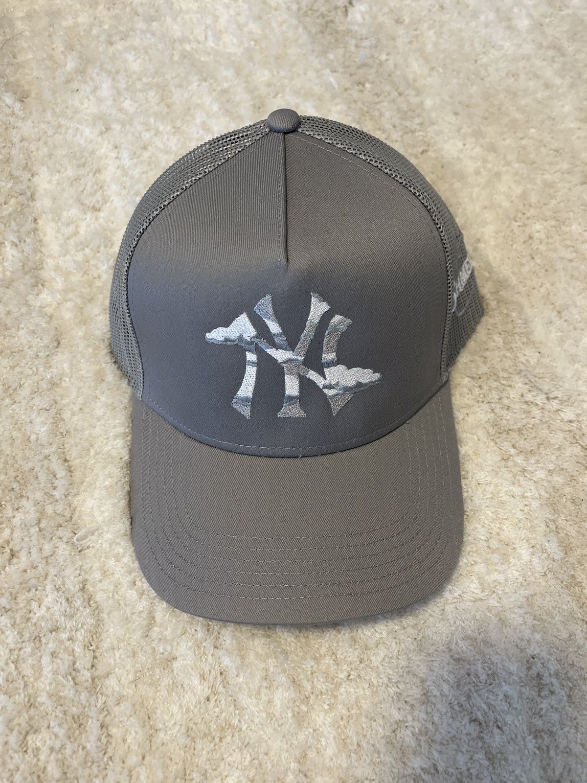 Shmeel SchmeelNYC Cloud Hat Grey - BRAND NEW Size ONE SIZE - 1 Thumbnail