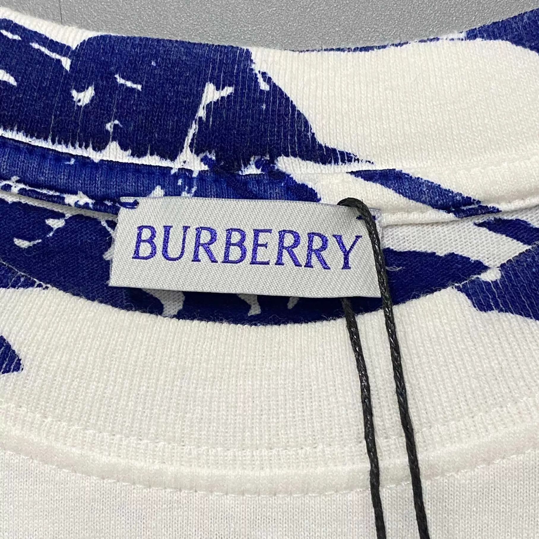 Burberry Burberry Full Print Equestrian Knight Short Sleeve Tee M Size US M / EU 48-50 / 2 - 5 Thumbnail