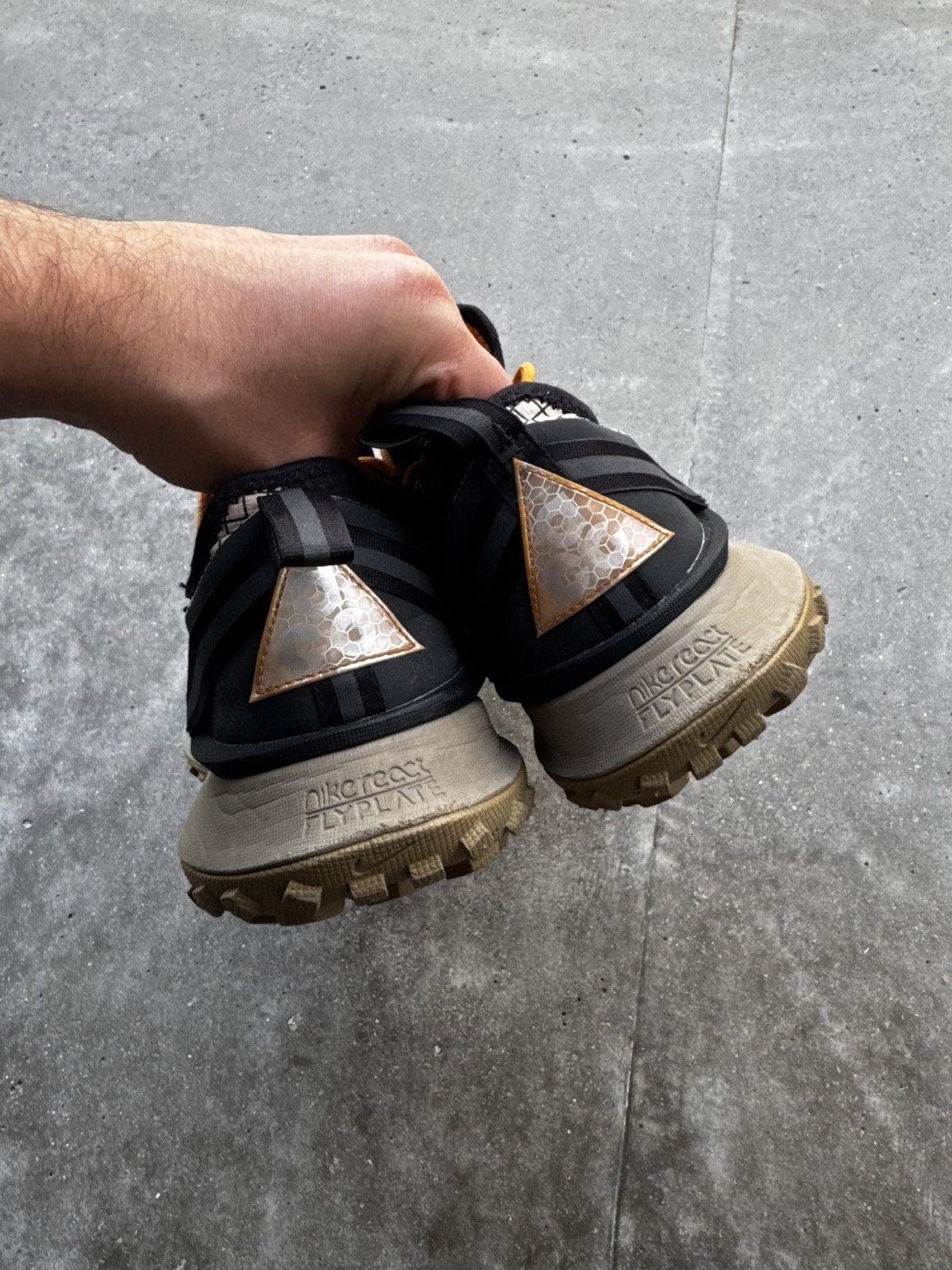 Nike ACG Nike Sneakers Acg Mountain Fly Hiking Streetwear outdoor Size US 8.5 / EU 41-42 - 3 Thumbnail