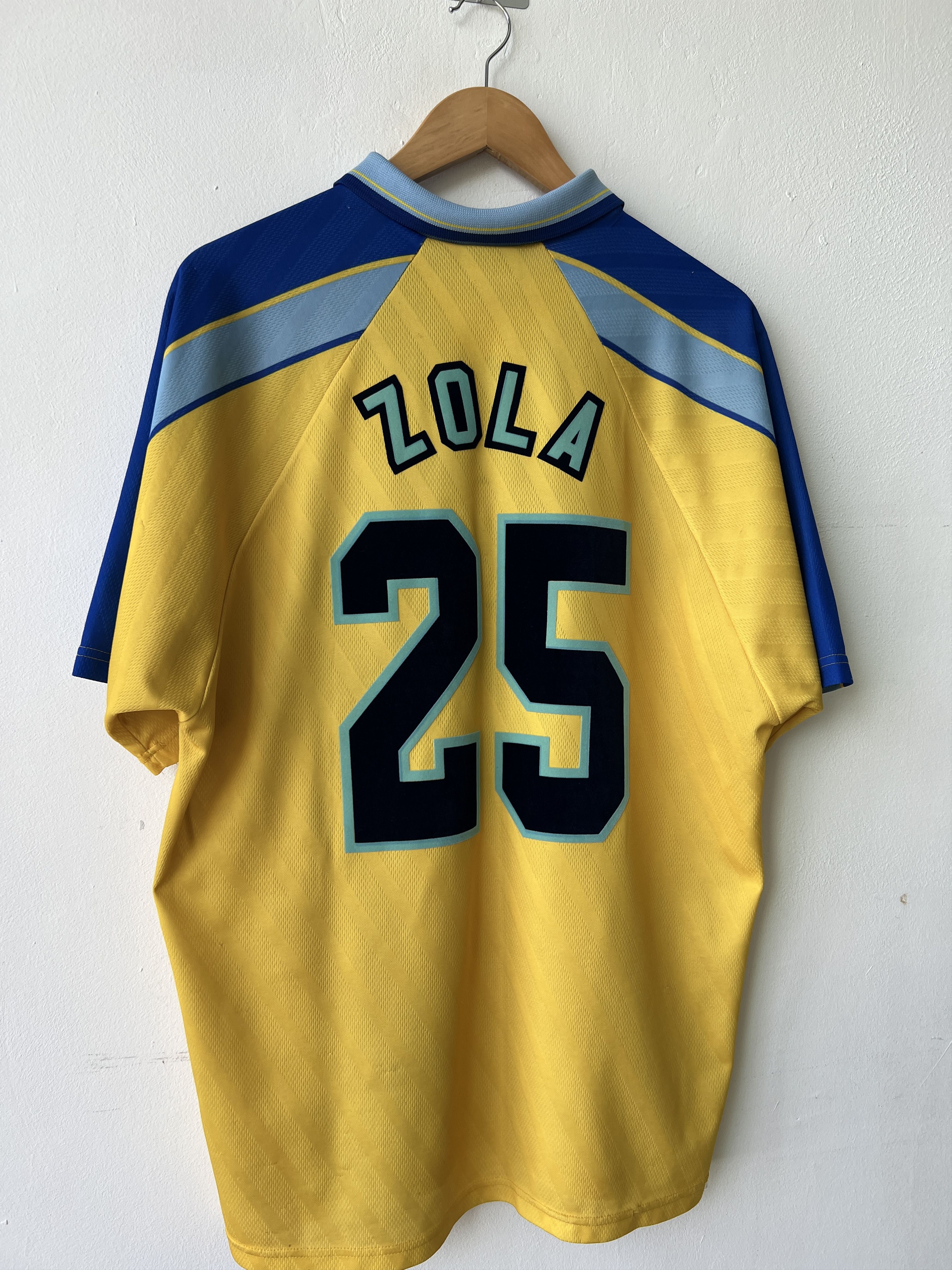 Umbro (XL) Chelsea 1996-97 Away Kit Zola #25 Size US XL / EU 56 / 4 - 14 Thumbnail