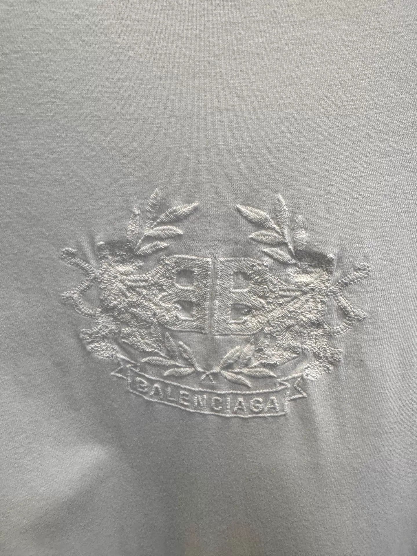 Balenciaga Balenciaga White Embroidered BB UNIFIT XS T-shirt Unisex Size US XS / EU 42 / 0 - 2 Thumbnail