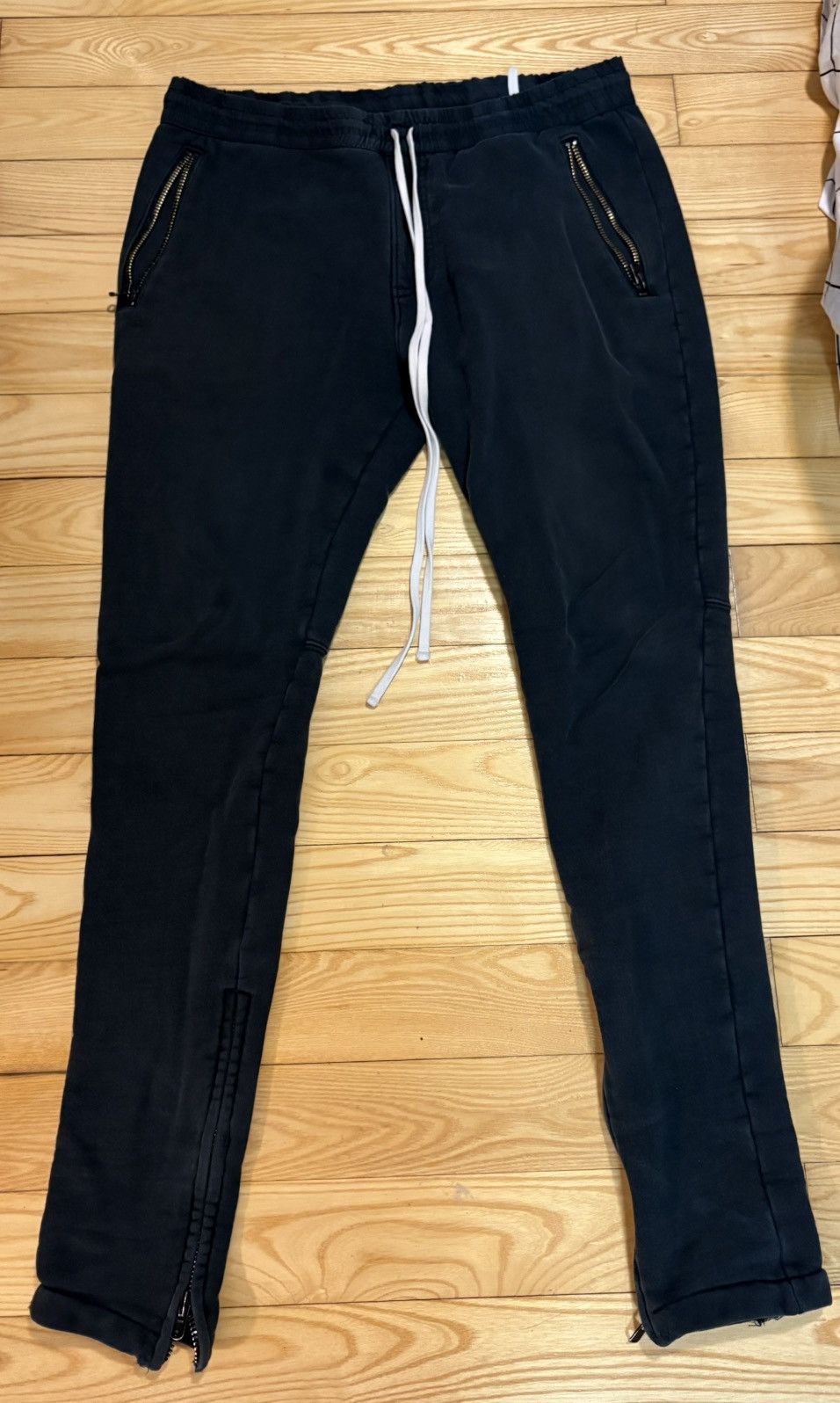 Fear of God Essentials OG ALL BLACK PANTS SIZE M