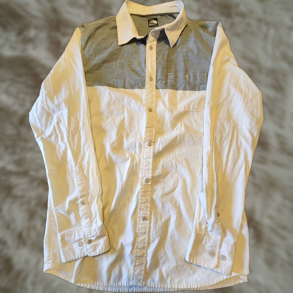 The North Face The North Face Shirt Men Long Sleeve Button-Up Size L Cream Gray Cotton Blend Knit Button-Up Pocket Regular Outdoor Size US L / EU 52-54 / 3 - 1 Thumbnail