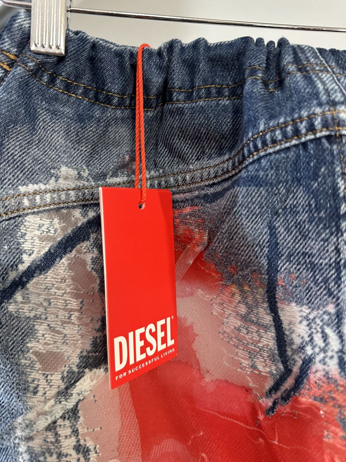 Diesel Diesel Emblemed Mini Skirt Size 28" / US 6 / IT 42 - 8 Thumbnail