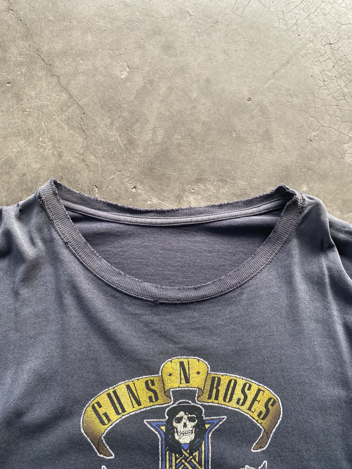 Band Tees Vintage Trash Faded Y2K Guns N Roses Distressed Shirt Size US L / EU 52-54 / 3 - 3 Thumbnail